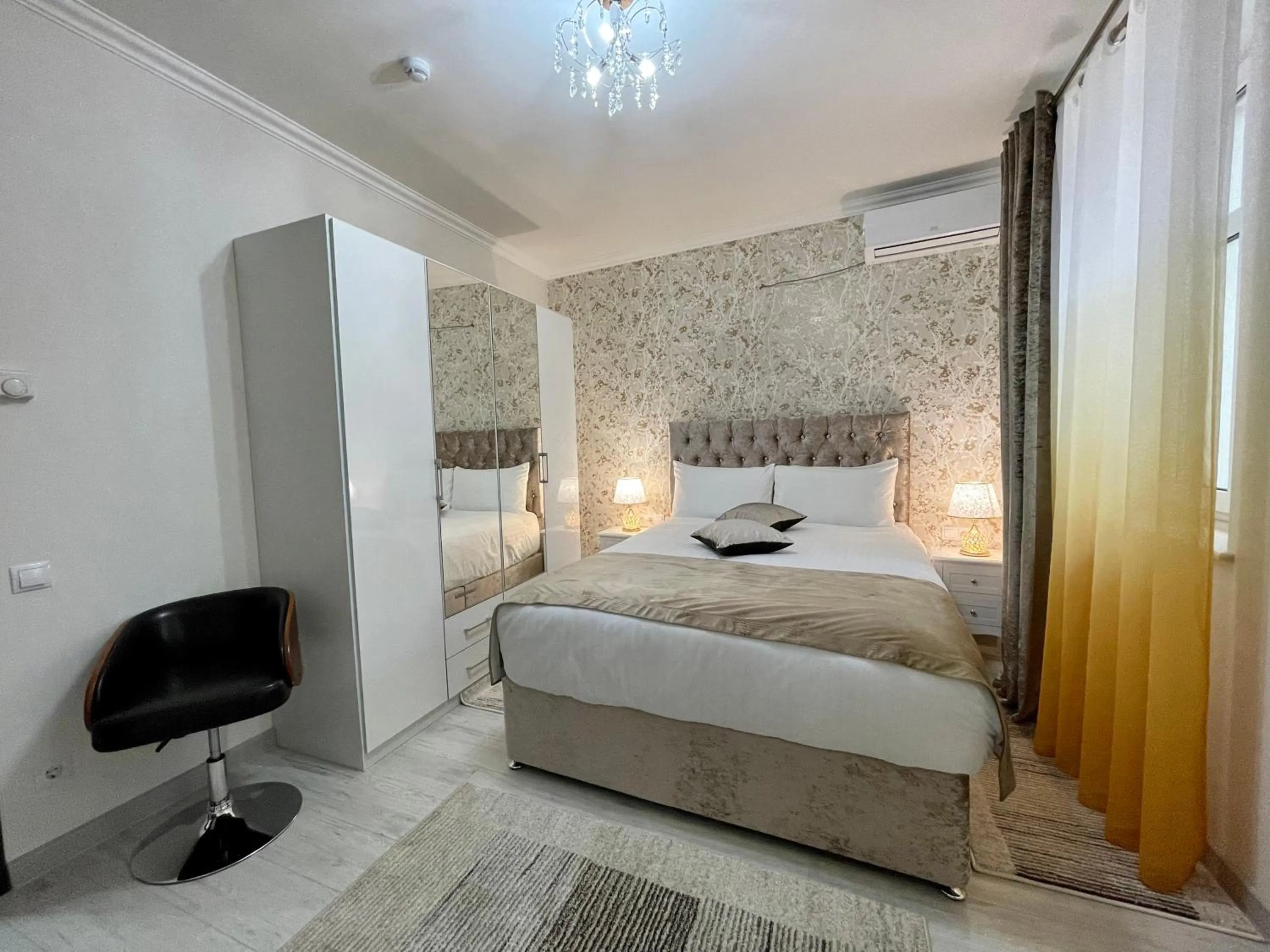 Bed in Premier City Apart Hotel Chisinau