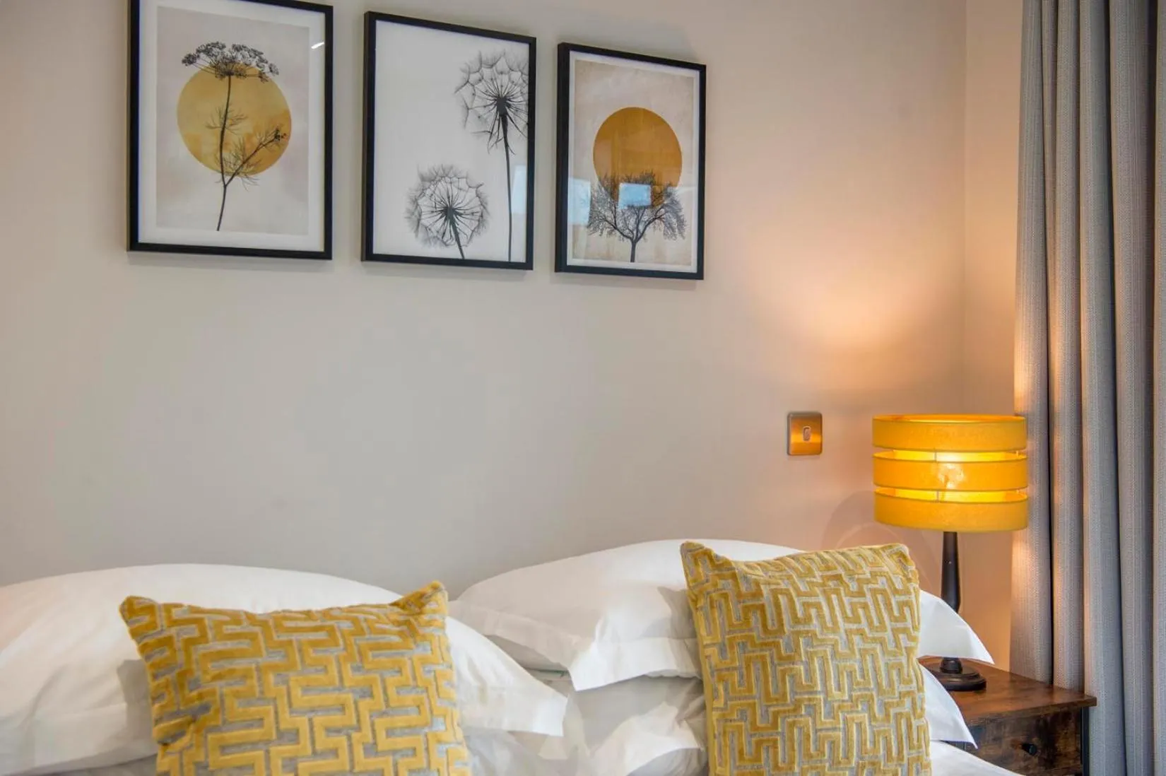 Bedroom, Bed in The Quadrant - The Botanical Suite