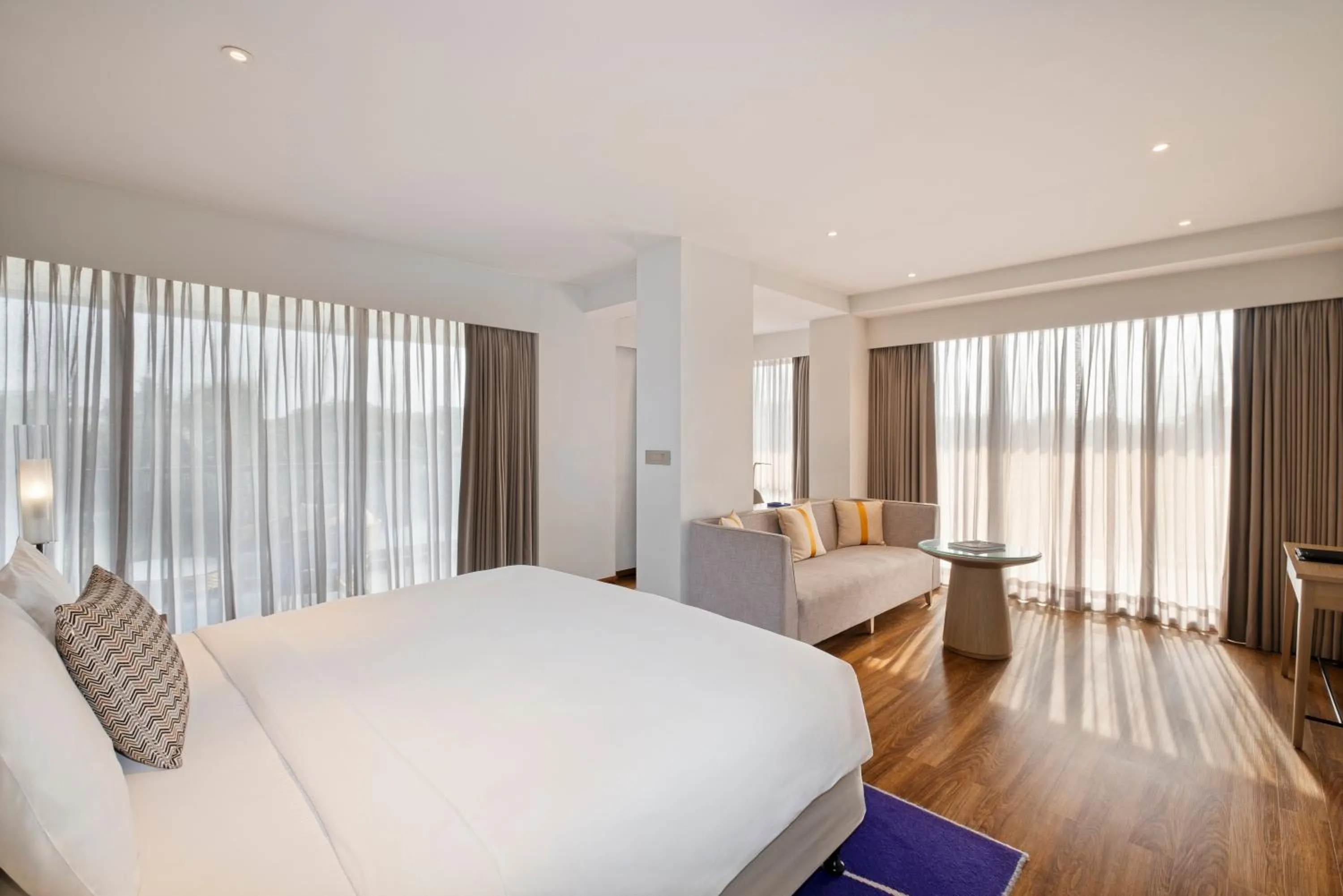 Living room, Bed in Vivanta Goa, Miramar