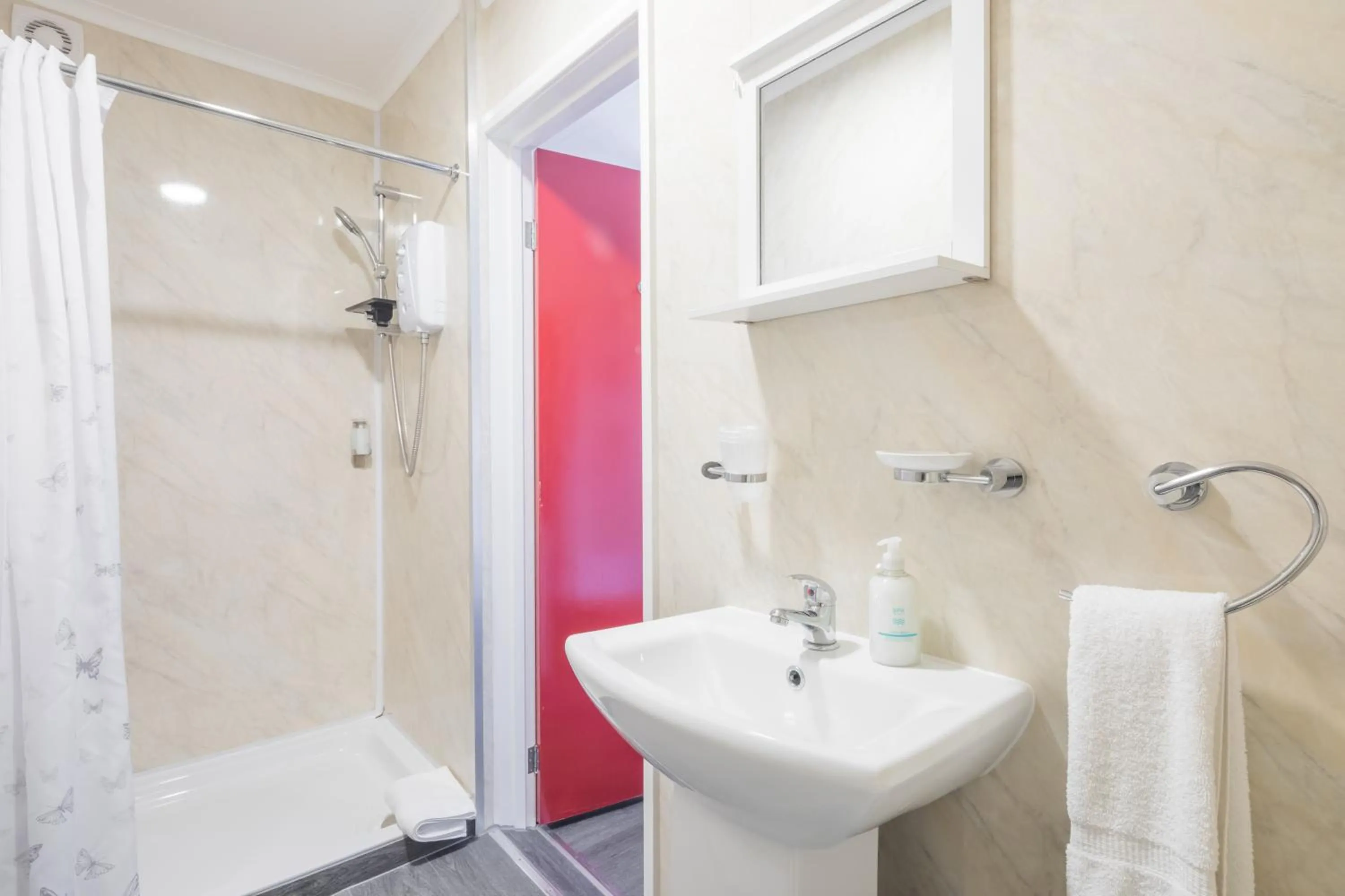 Bathroom in Rasa Sayang House - Self-check-in guesthouse