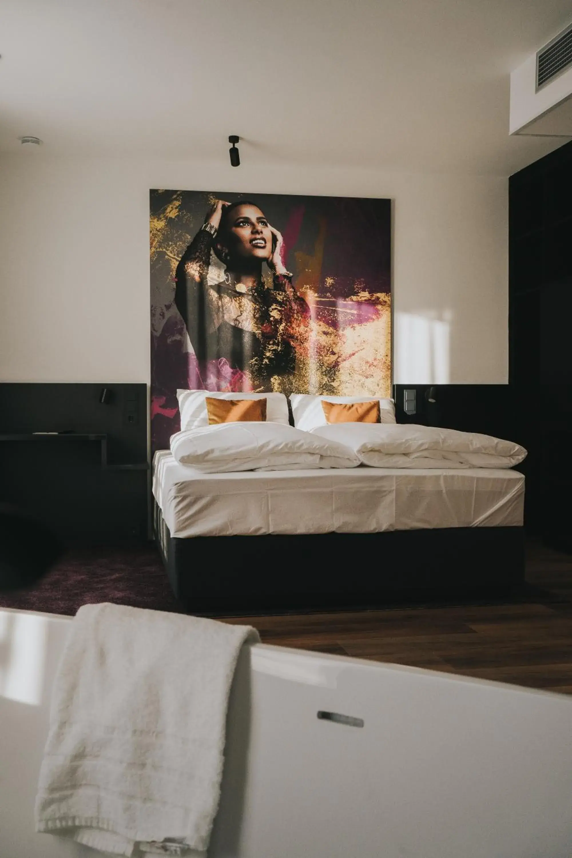 Deluxe Double Room with Bath - single occupancy in Sombea Deluxe Double Room with Bath - single occupancy in Sombea