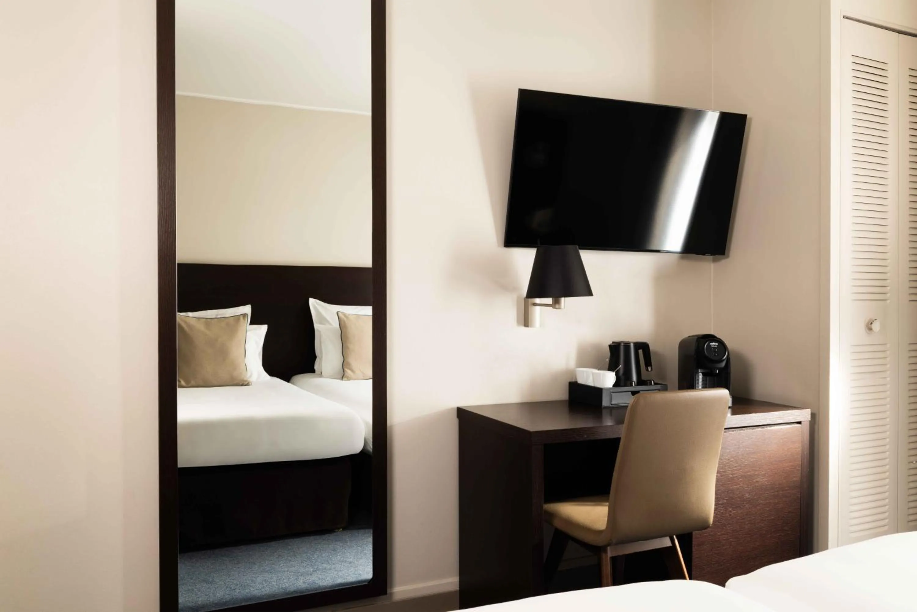 Bedroom, Bed in Hôtel Sophie Germain