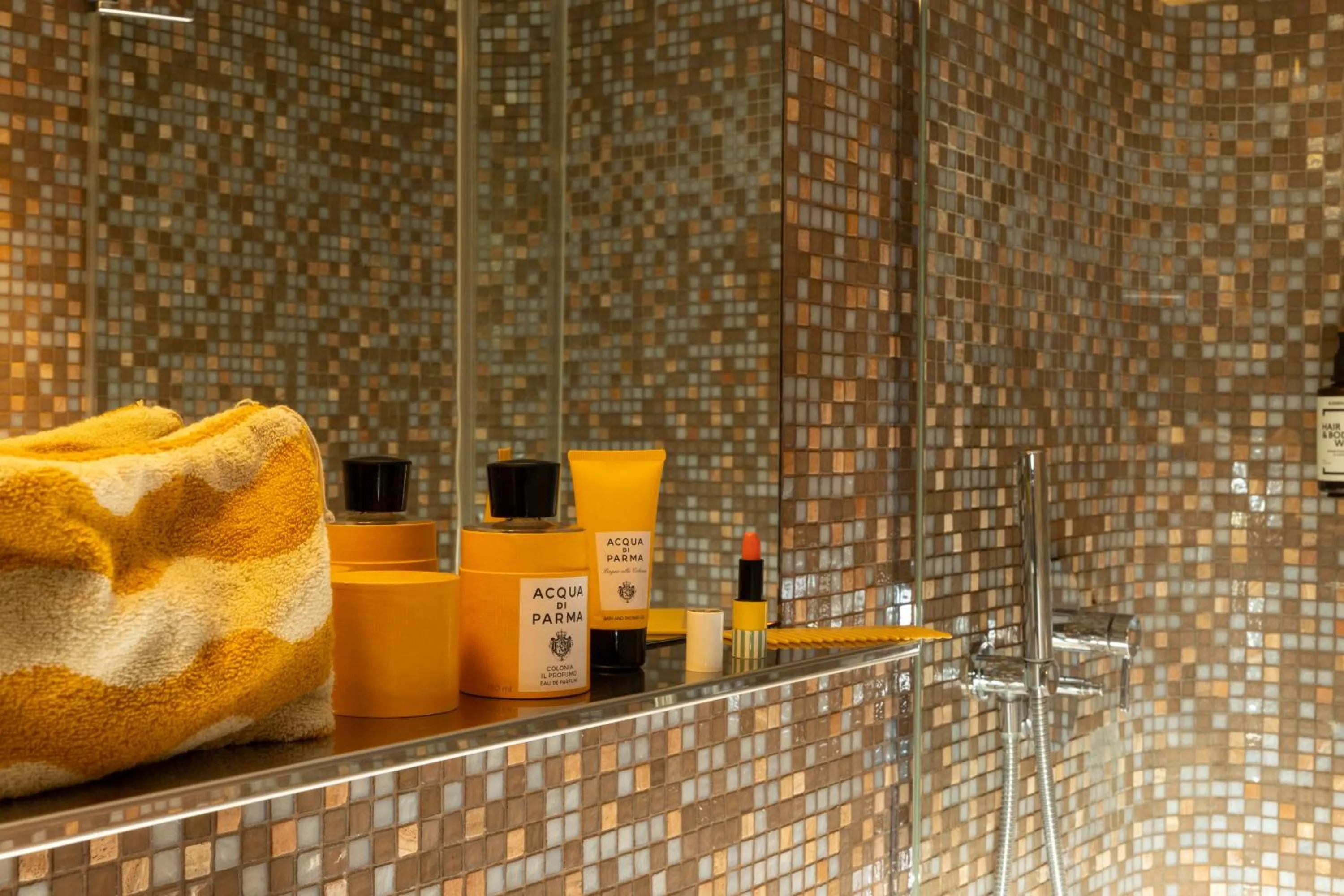 Bathroom in Hôtel Sophie Germain