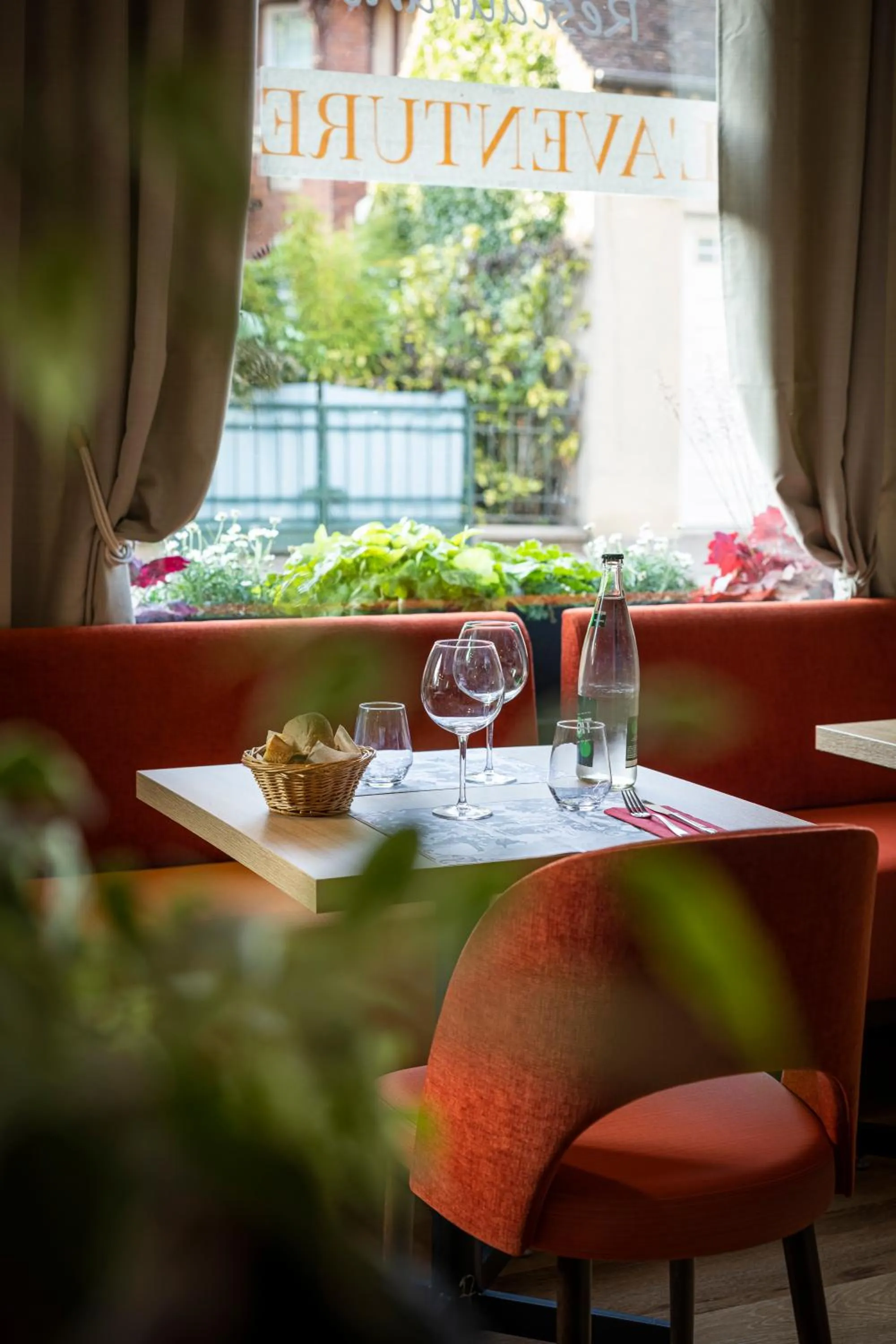 Restaurant/places to eat in Hôtel Saint Laurent