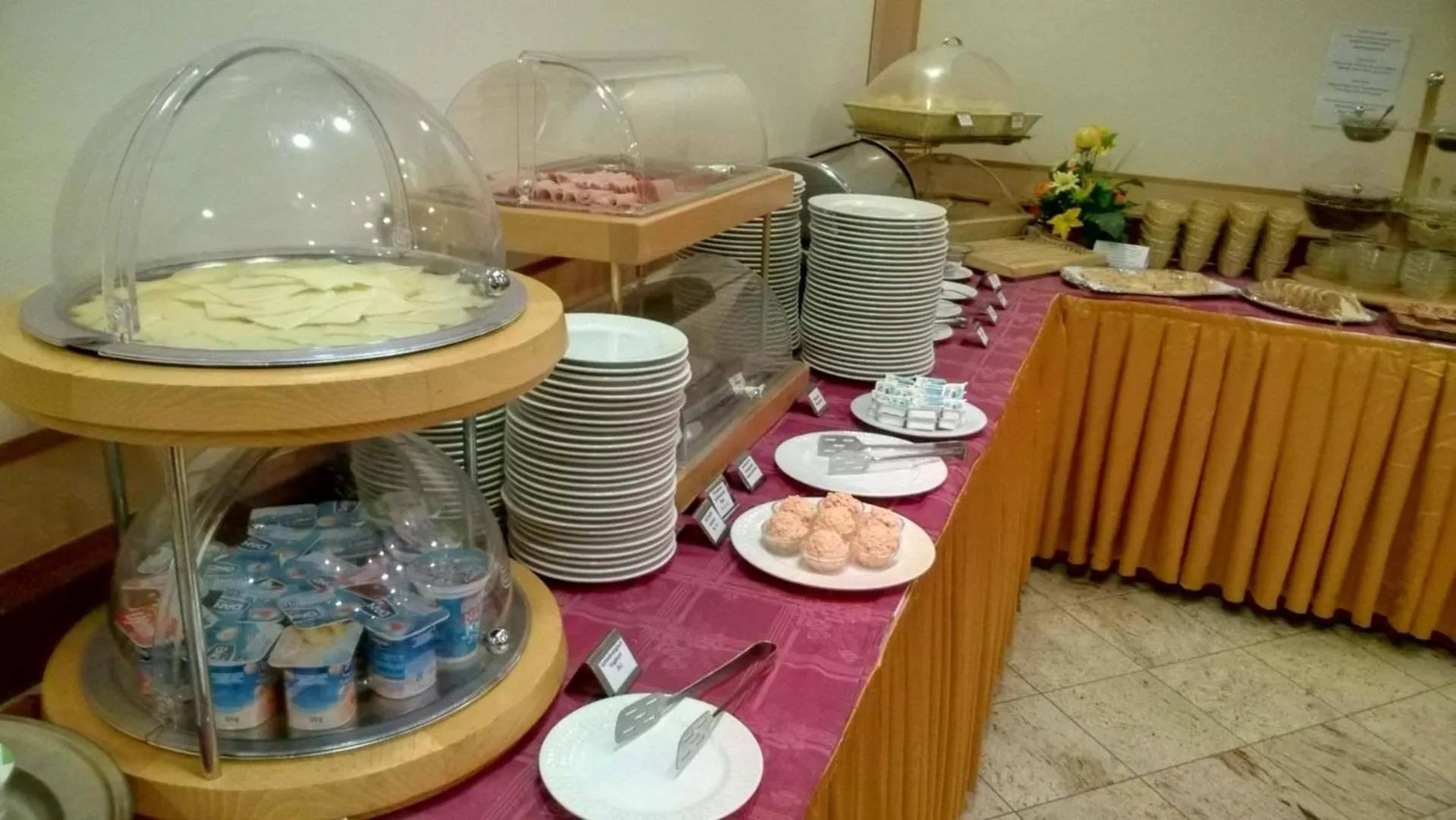 Breakfast in Hotel Ködmön