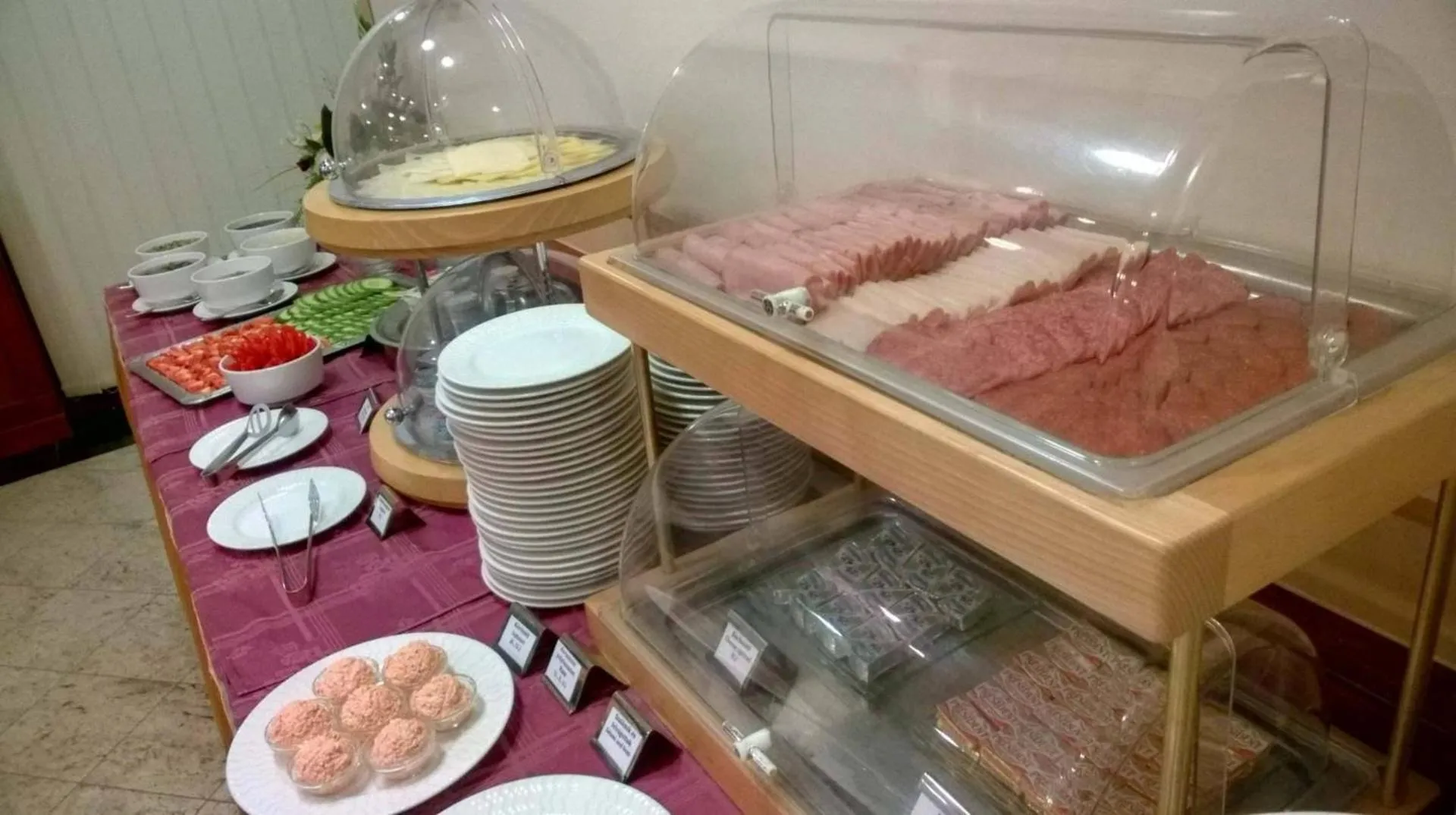 Breakfast in Hotel Ködmön