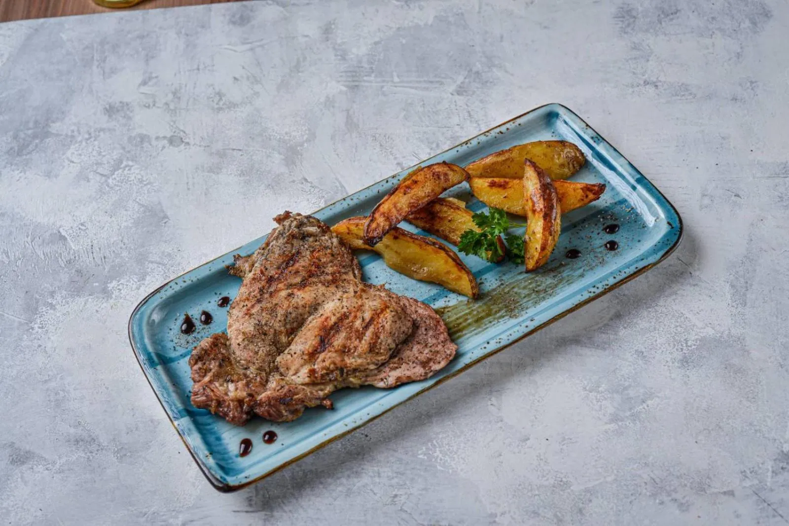 Restaurant/places to eat in Hotel Zonya