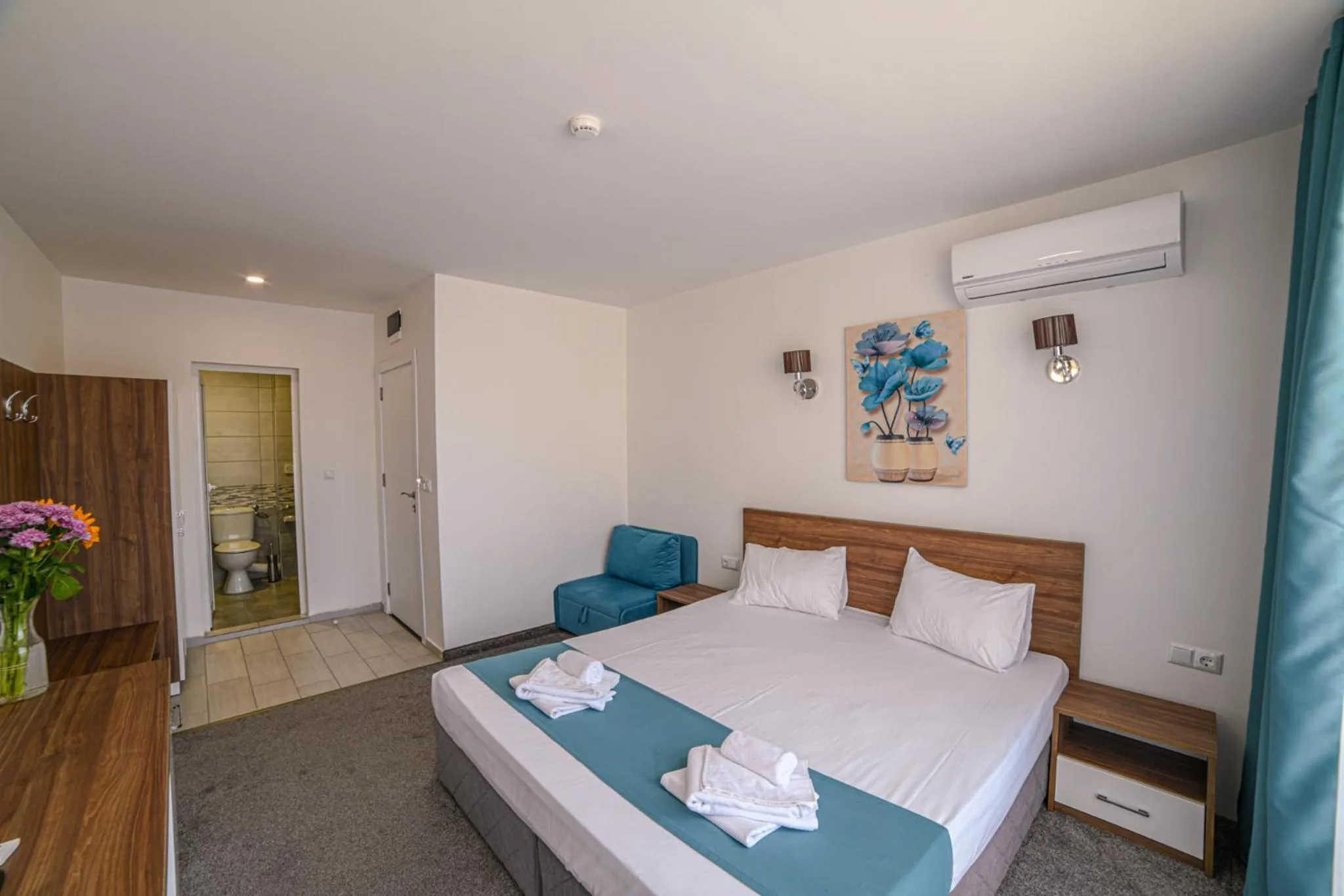 Property building in Hotel Zonya