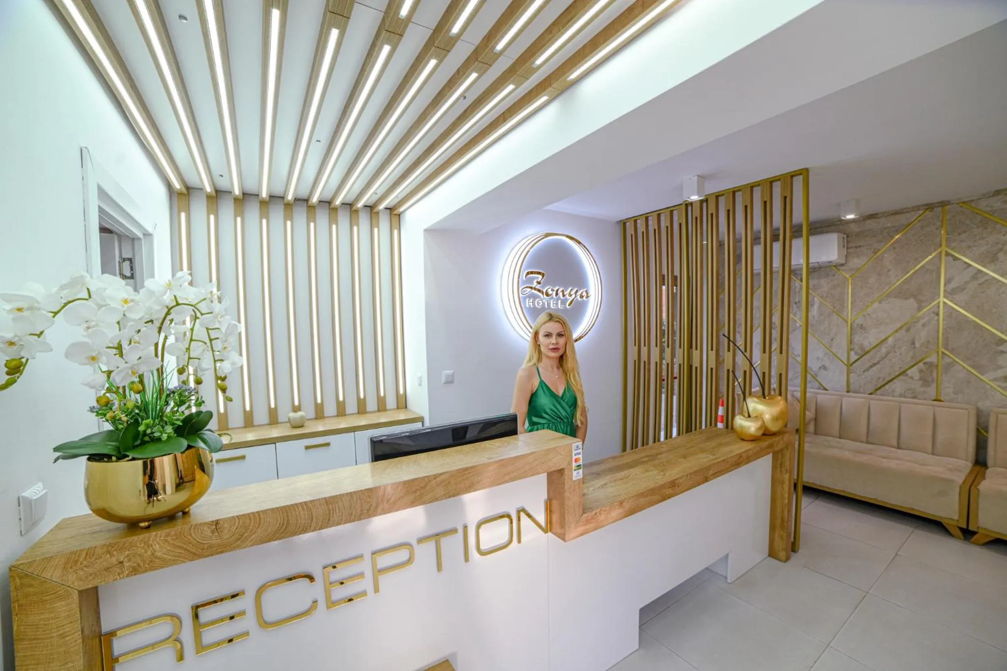 People in Hotel Zonya