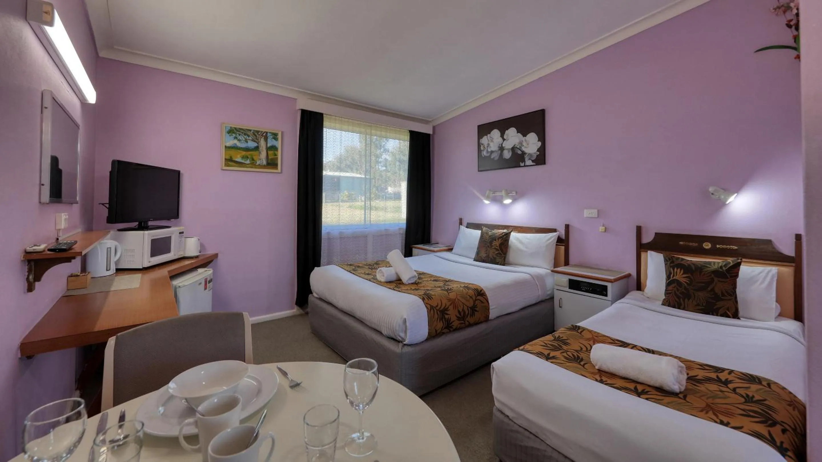 Bed in Bushmans Motor Inn