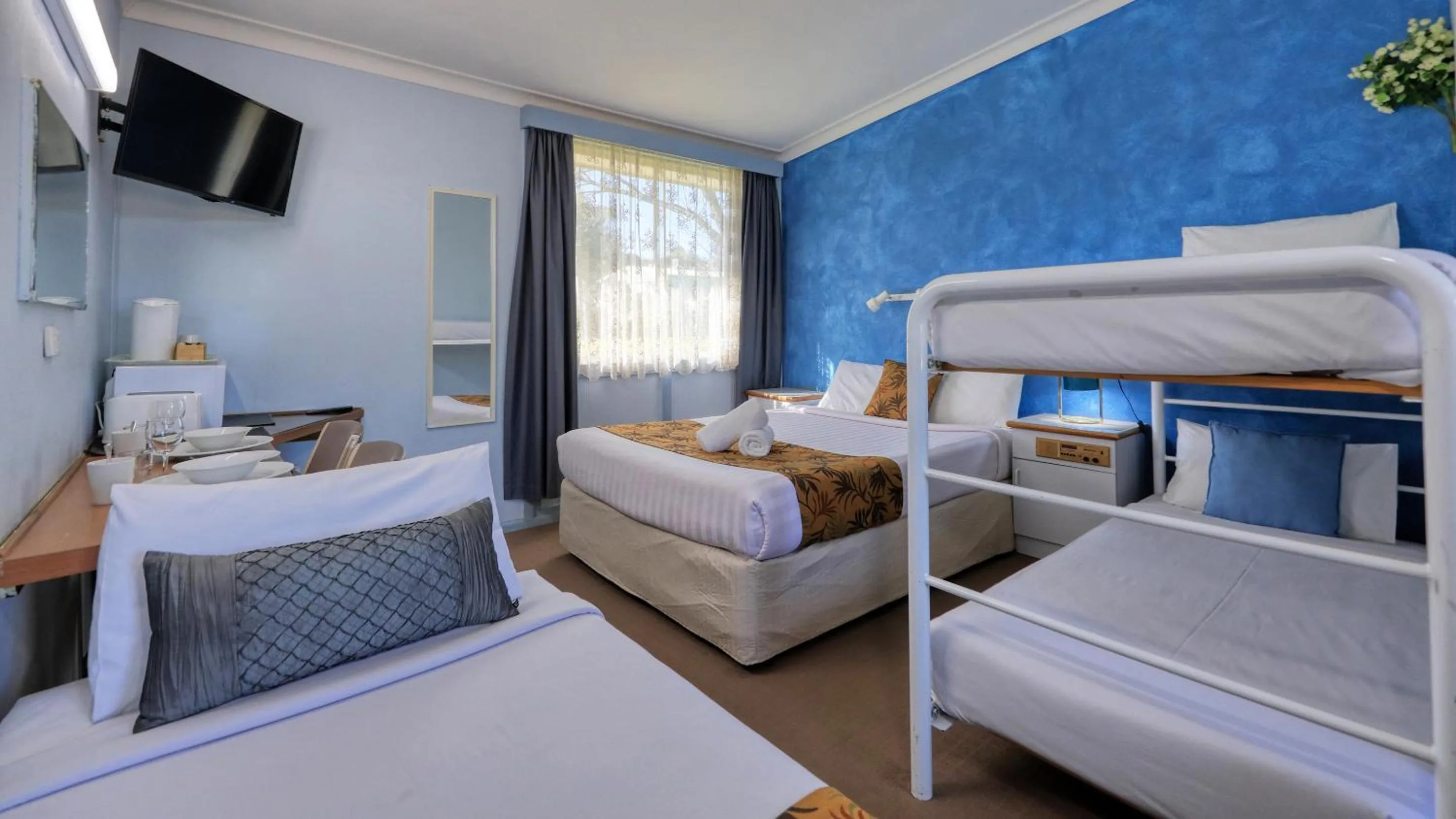 Bed in Bushmans Motor Inn