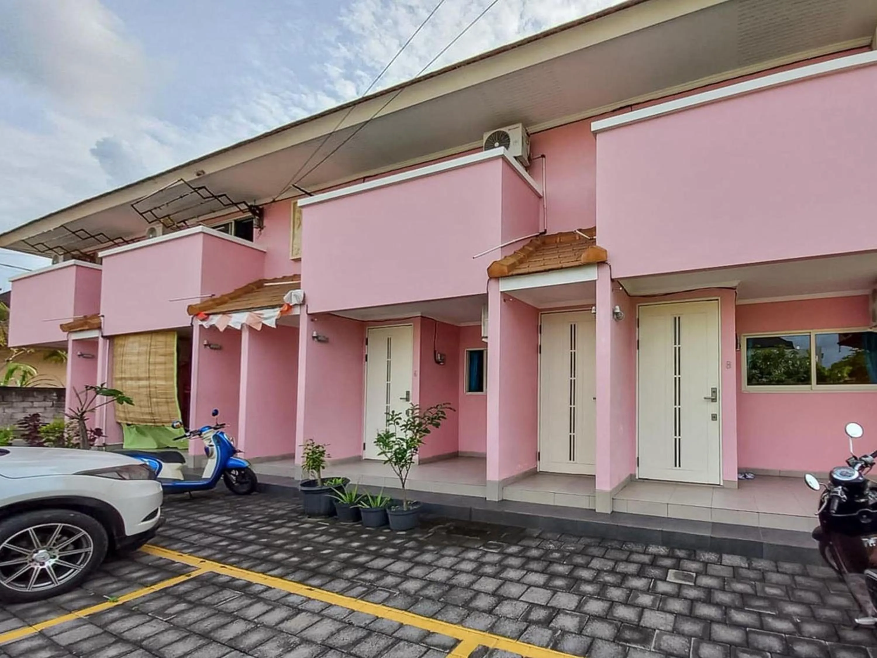 Property building in RedDoorz at Kawaii Apartment Jimbaran