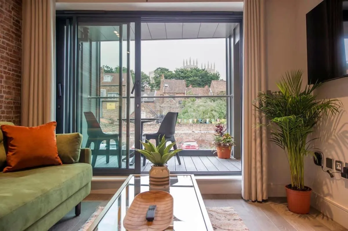 The Quadrant - The Palm Suite