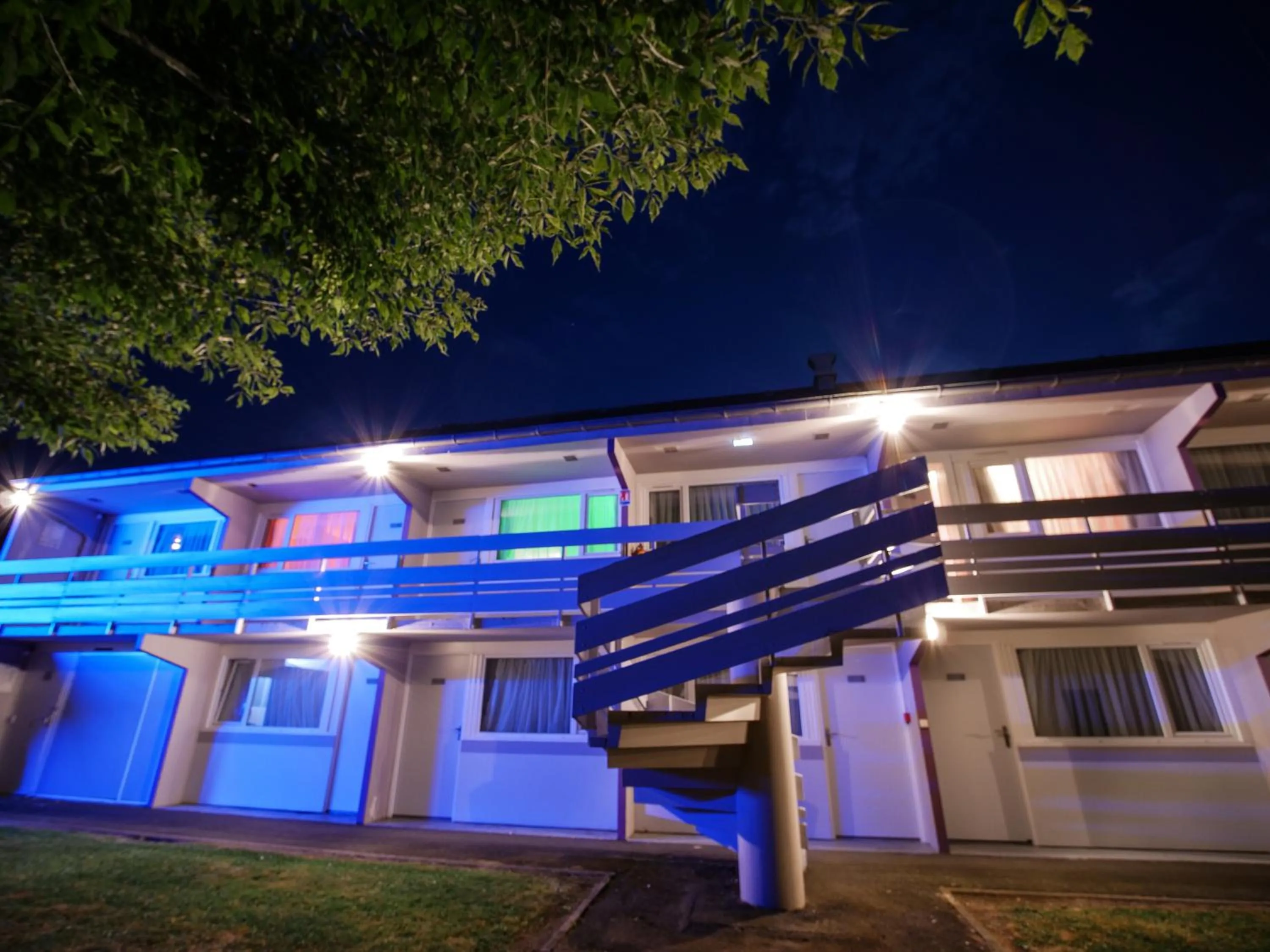 Property building in Hôtel Inn Design Resto Novo Sablé