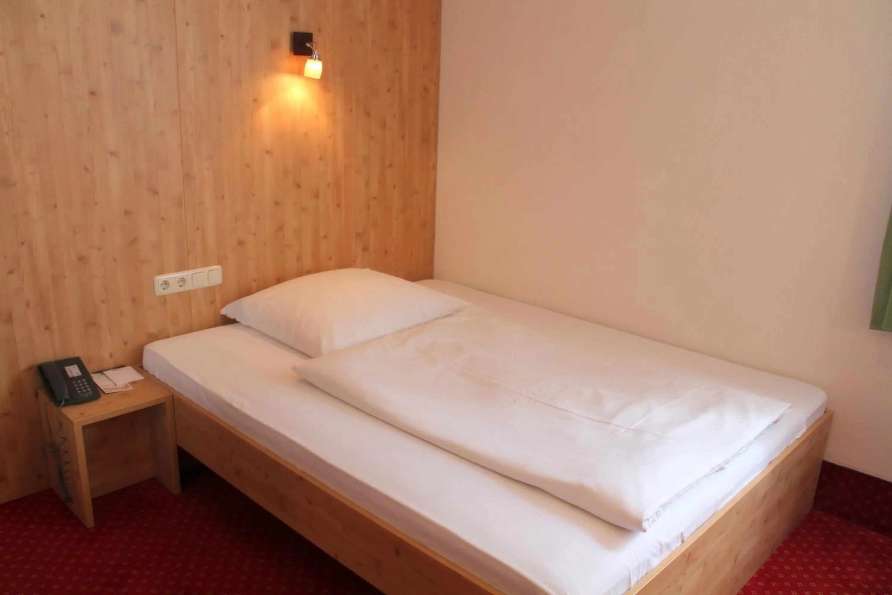 Bedroom, Bed in Steichele Hotel & Weinrestaurant