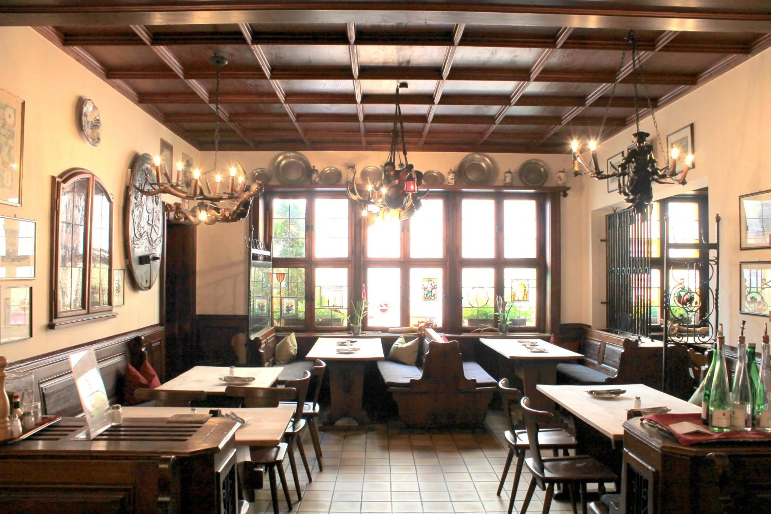 Restaurant/places to eat in Steichele Hotel & Weinrestaurant