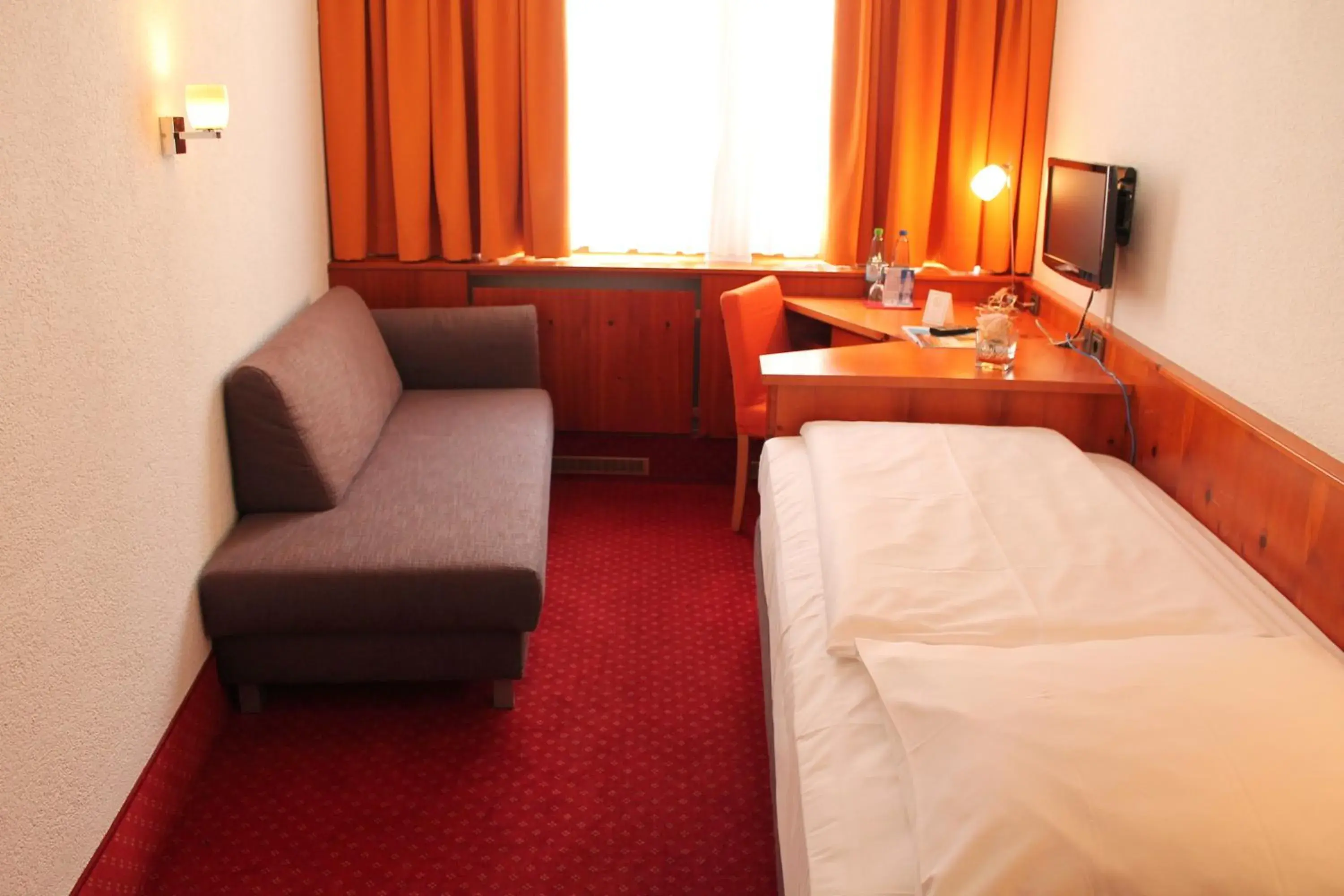 Single Room in Steichele Hotel & Weinrestaurant Single Room in Steichele Hotel & Weinrestaurant