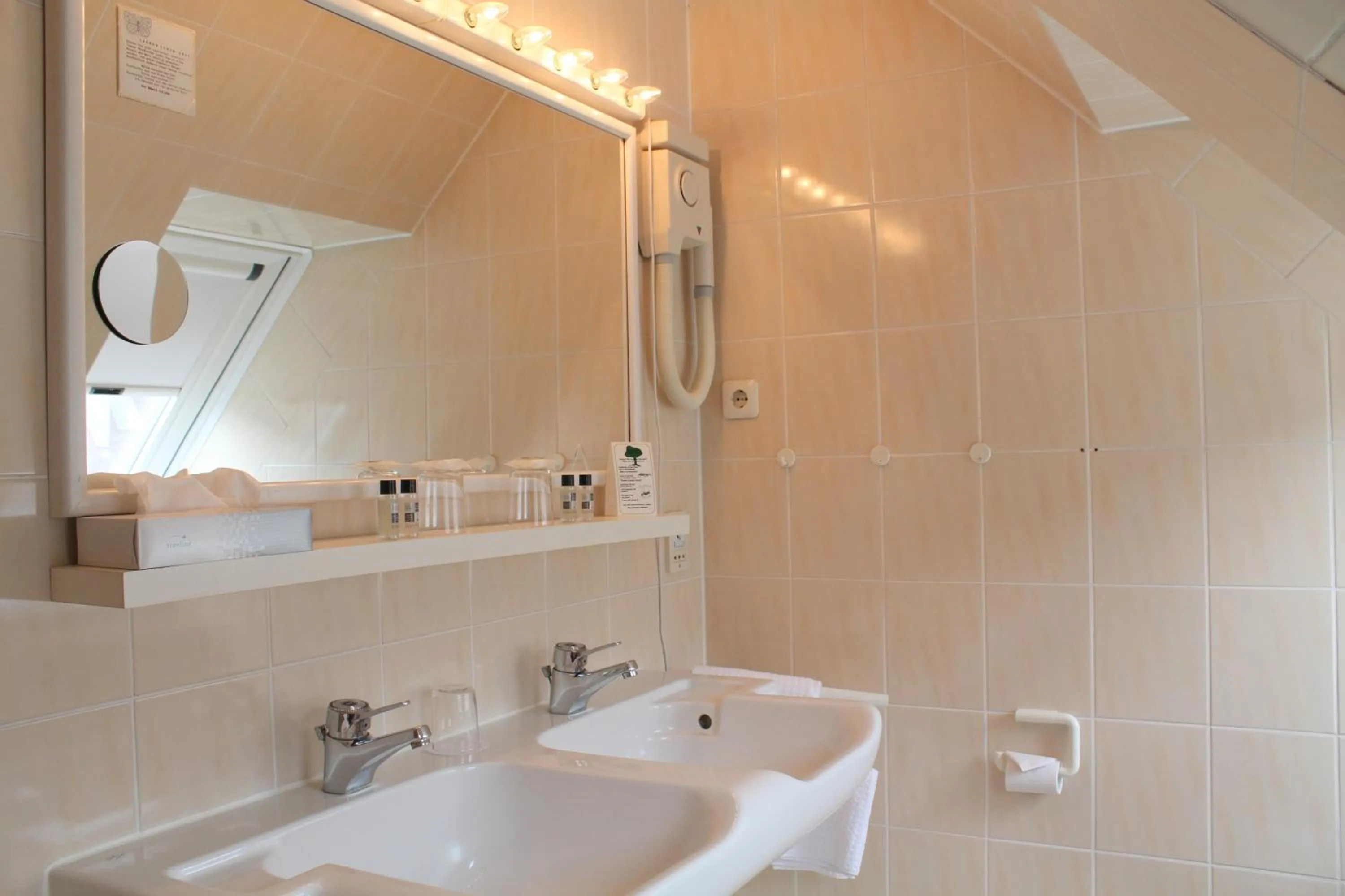 Bathroom in Steichele Hotel & Weinrestaurant