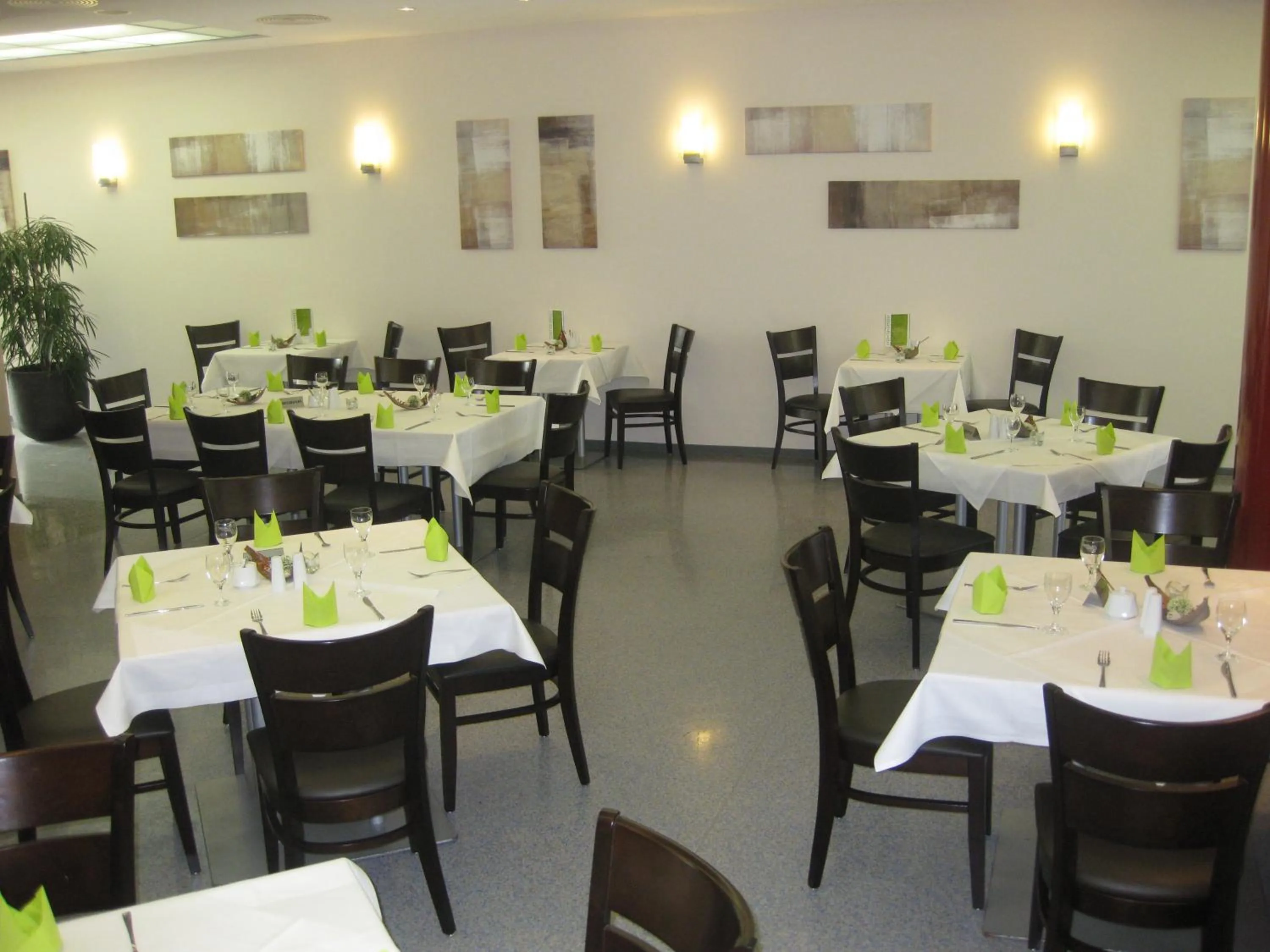 Restaurant/places to eat in VCH Hotel Greifswald