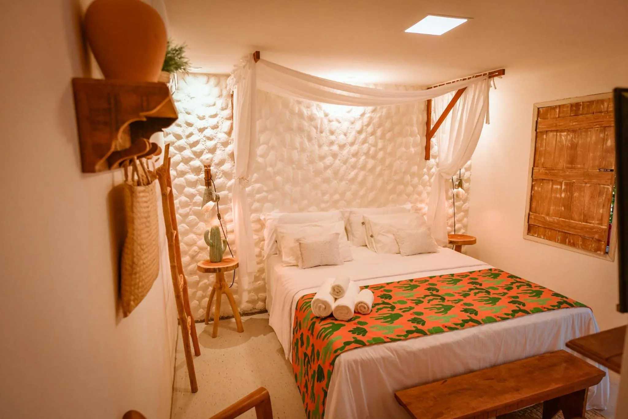 Decorative detail, Bed in EcoCharme Pousada Netuno