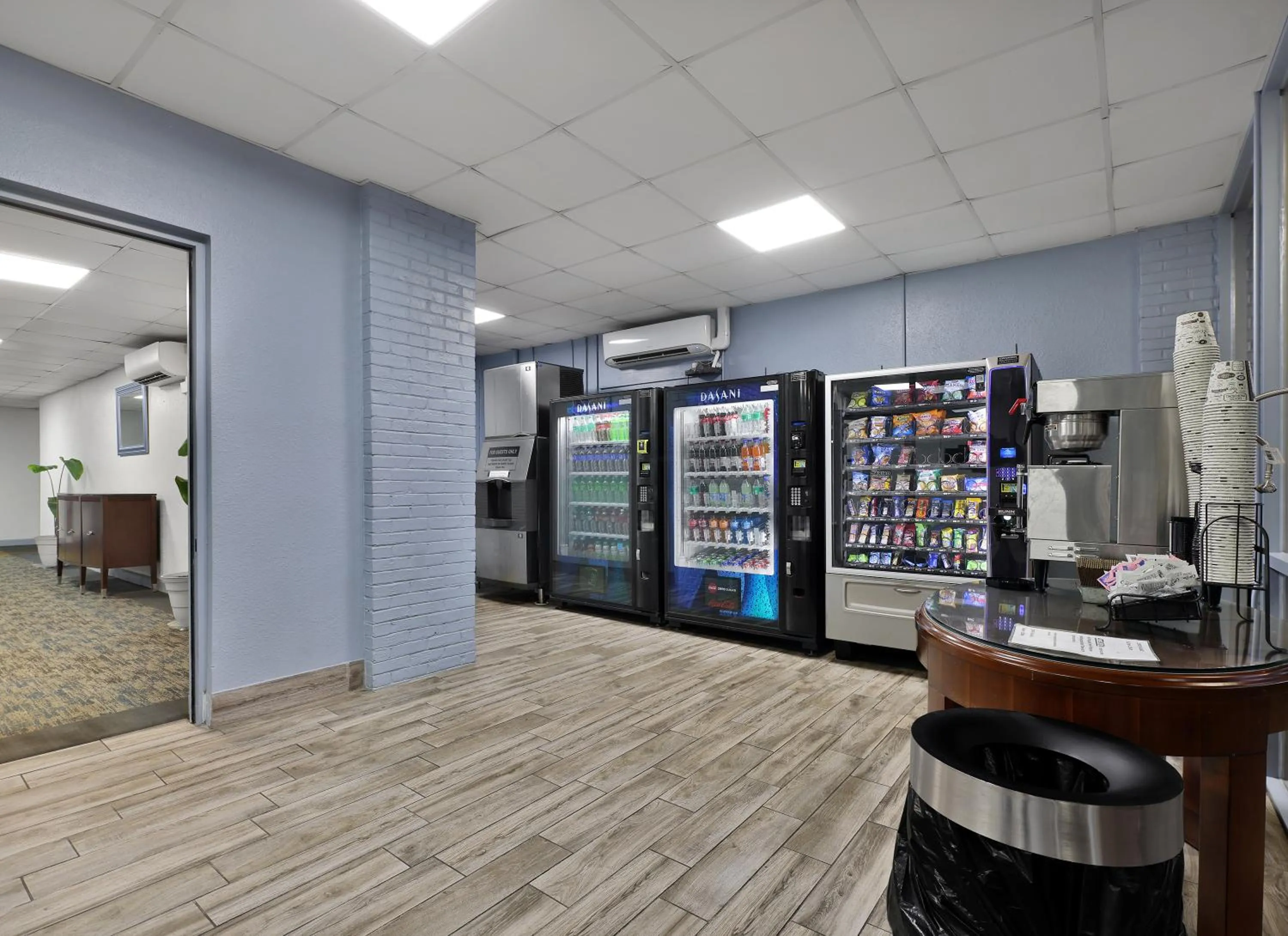 vending machine in USA Economy Lodge