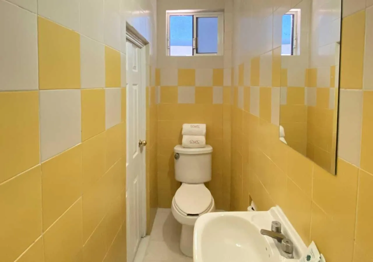 Bathroom in HOTEL GRAN VIA CENTRAL