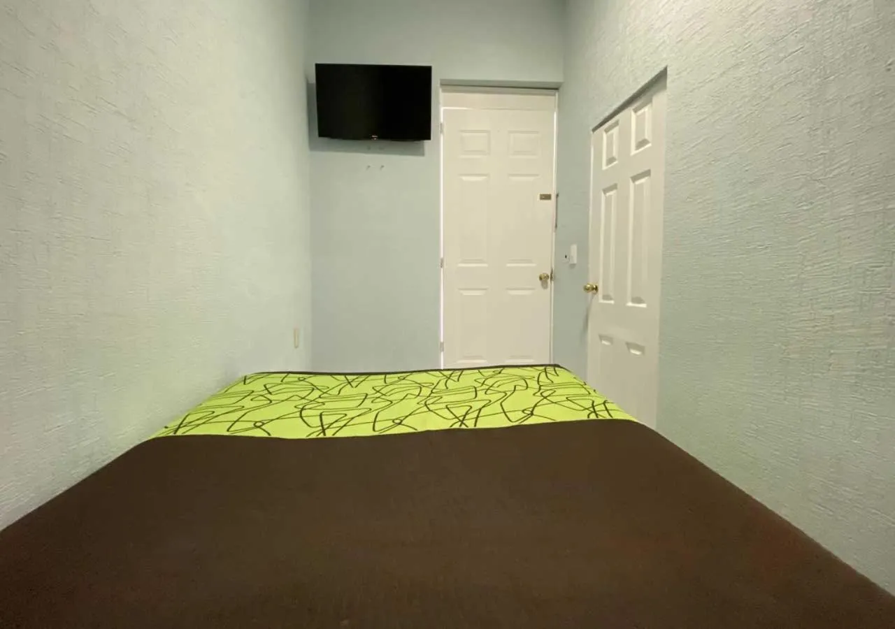 TV and multimedia, Bed in HOTEL GRAN VIA CENTRAL