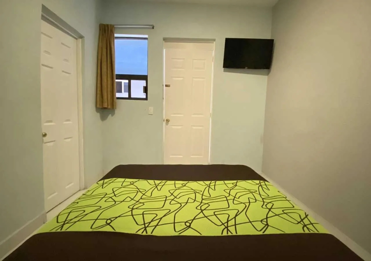 Bed in HOTEL GRAN VIA CENTRAL