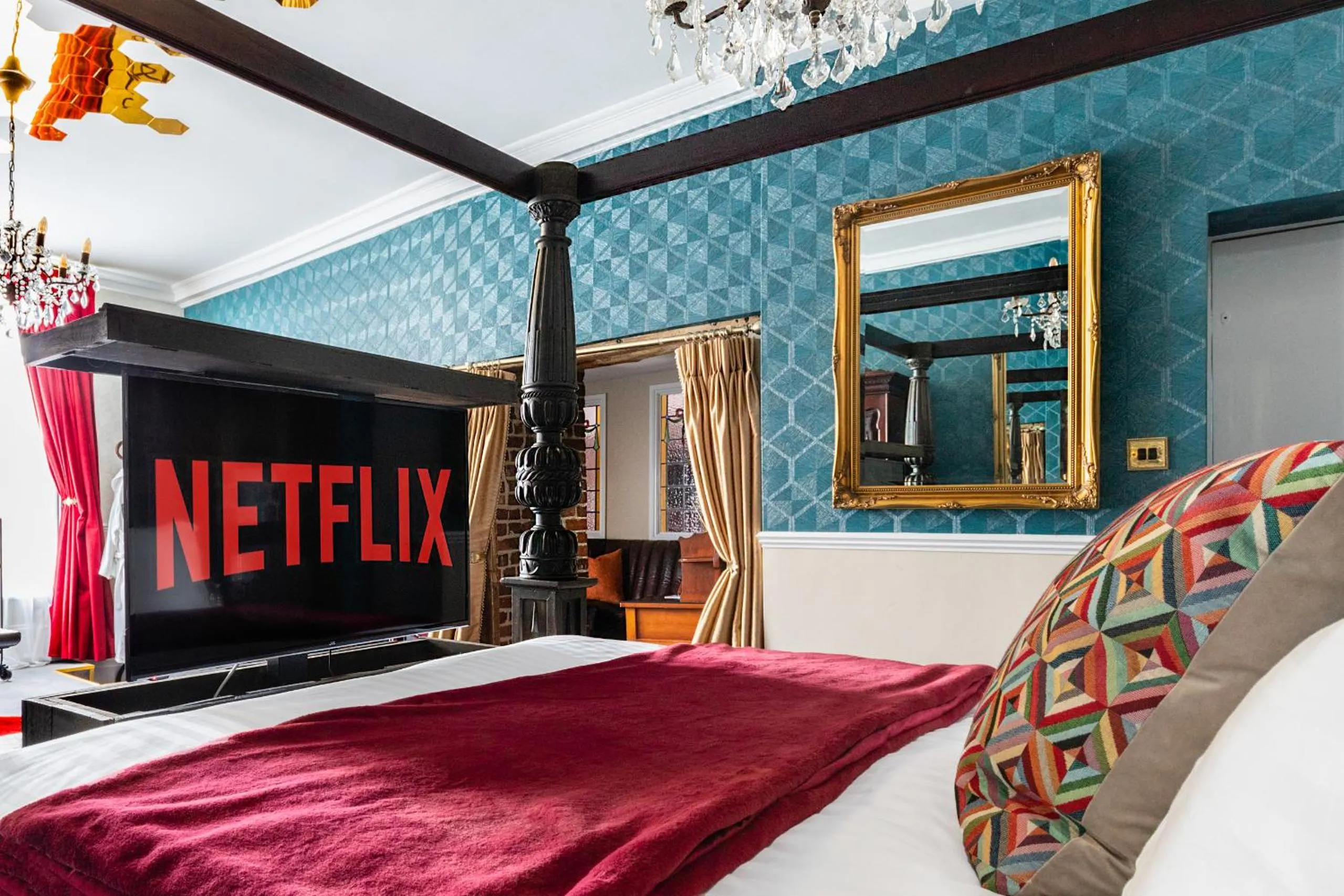 Bedroom, Bed in Staycations Maldon