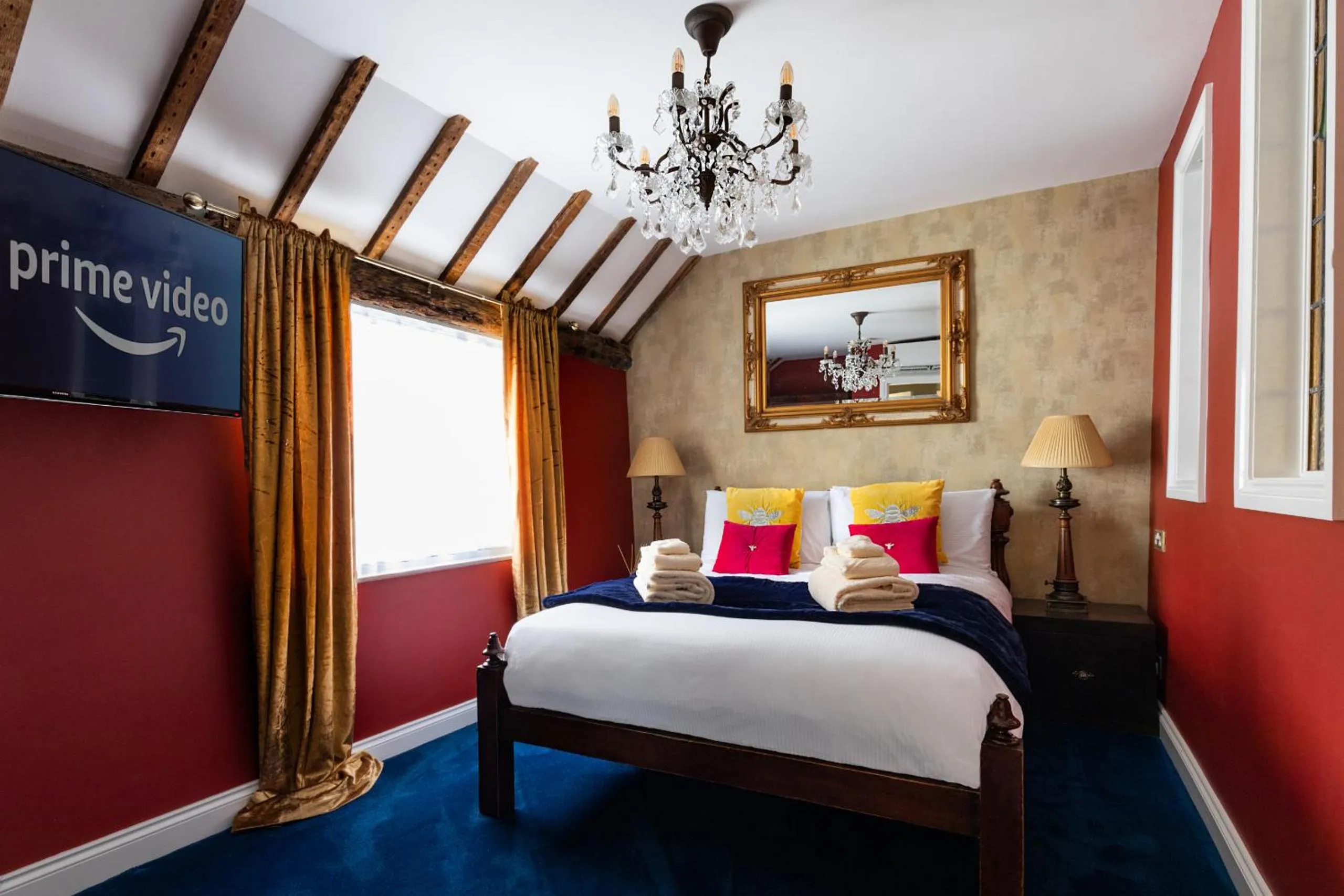 Bedroom, Bed in Staycations Maldon