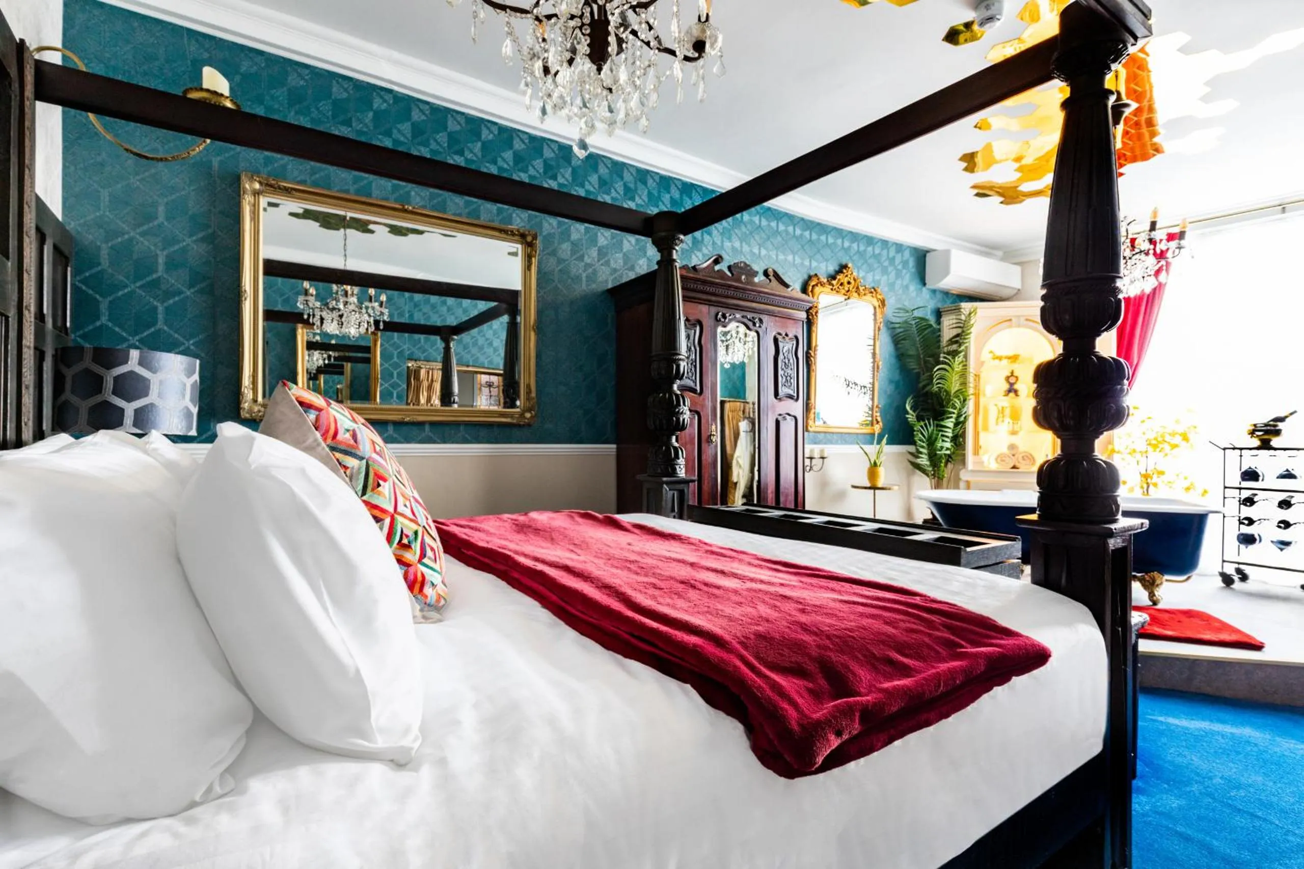 Bedroom, Bed in Staycations Maldon