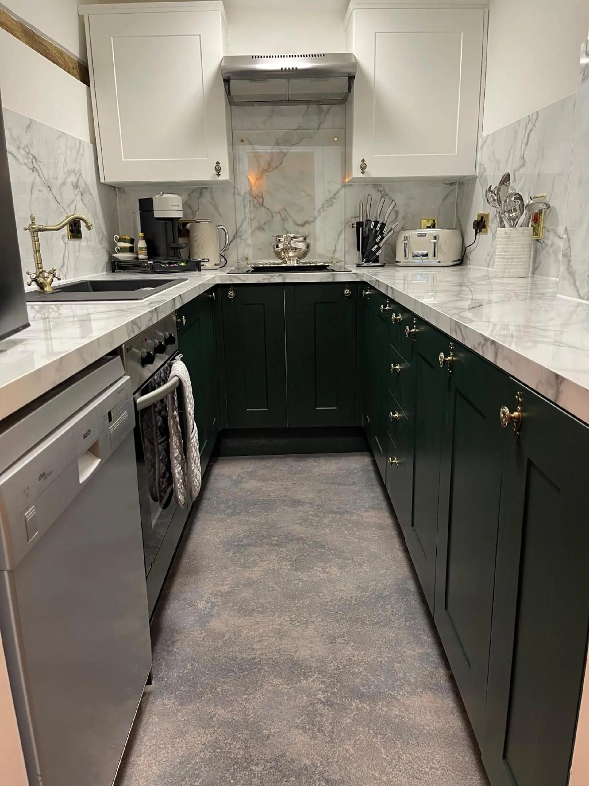 Kitchen or kitchenette in Staycations Maldon