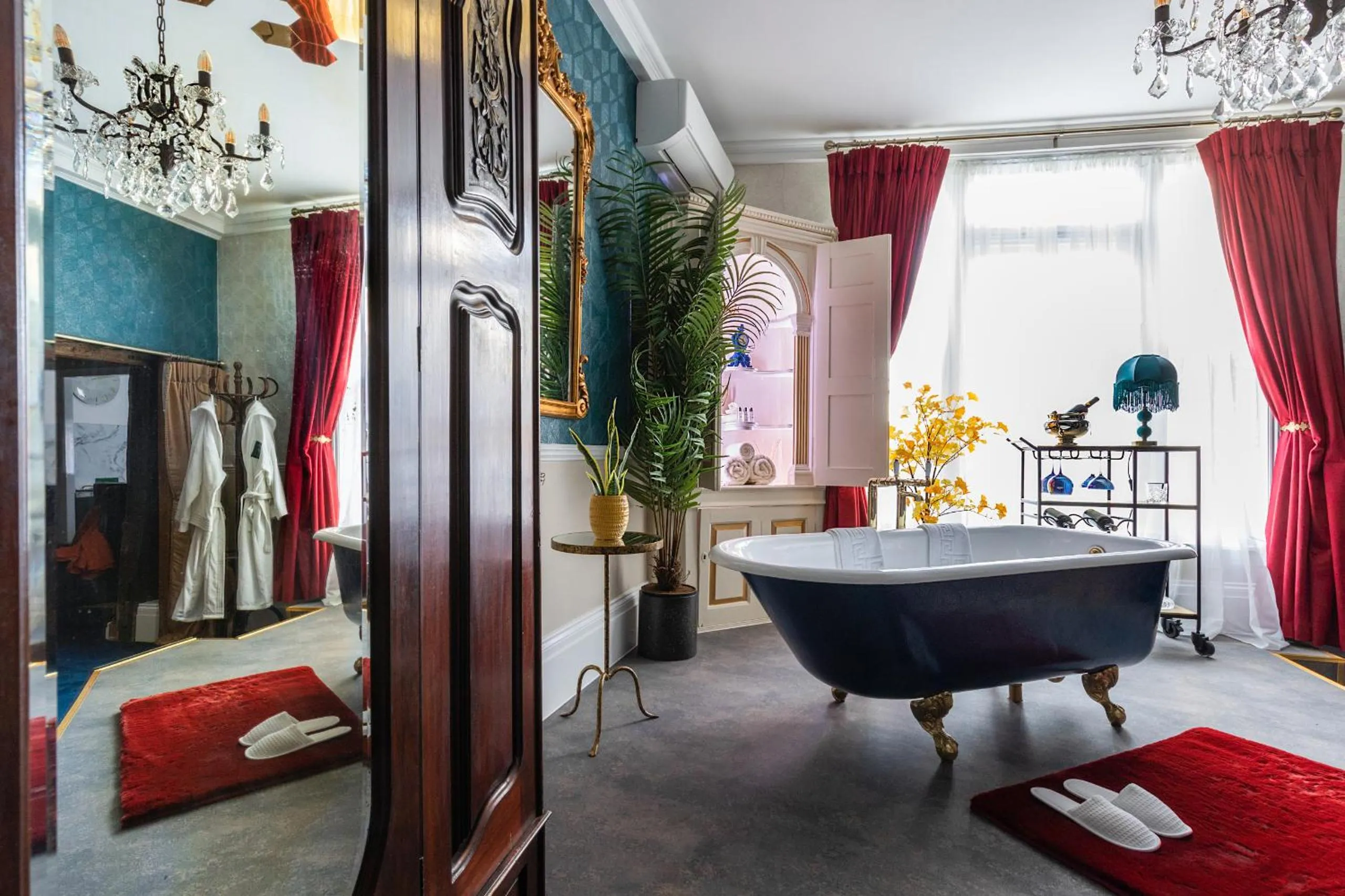 Bedroom, Bed in Staycations Maldon