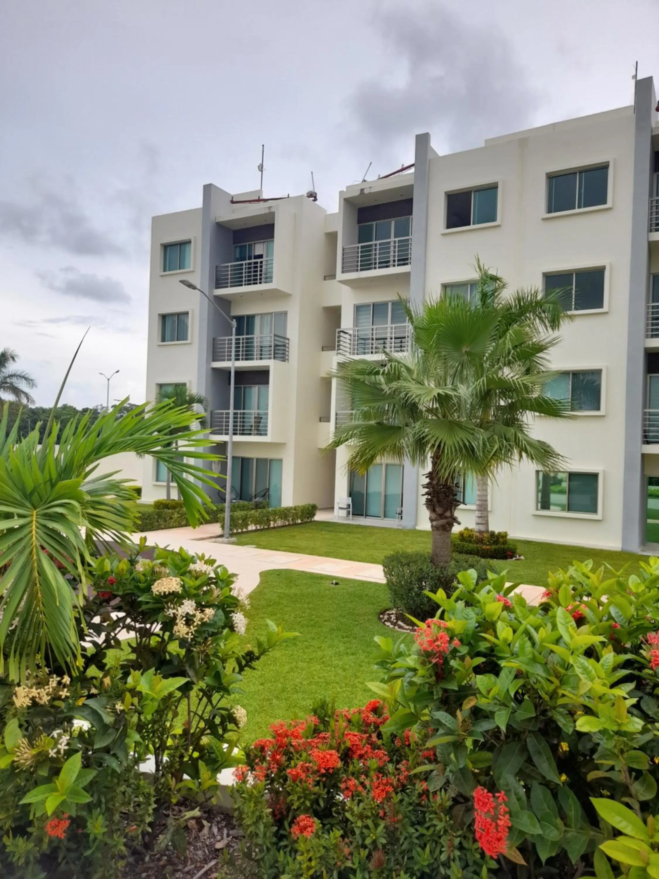 Property building in Gorgeous Apartment HOEStel Long Island!