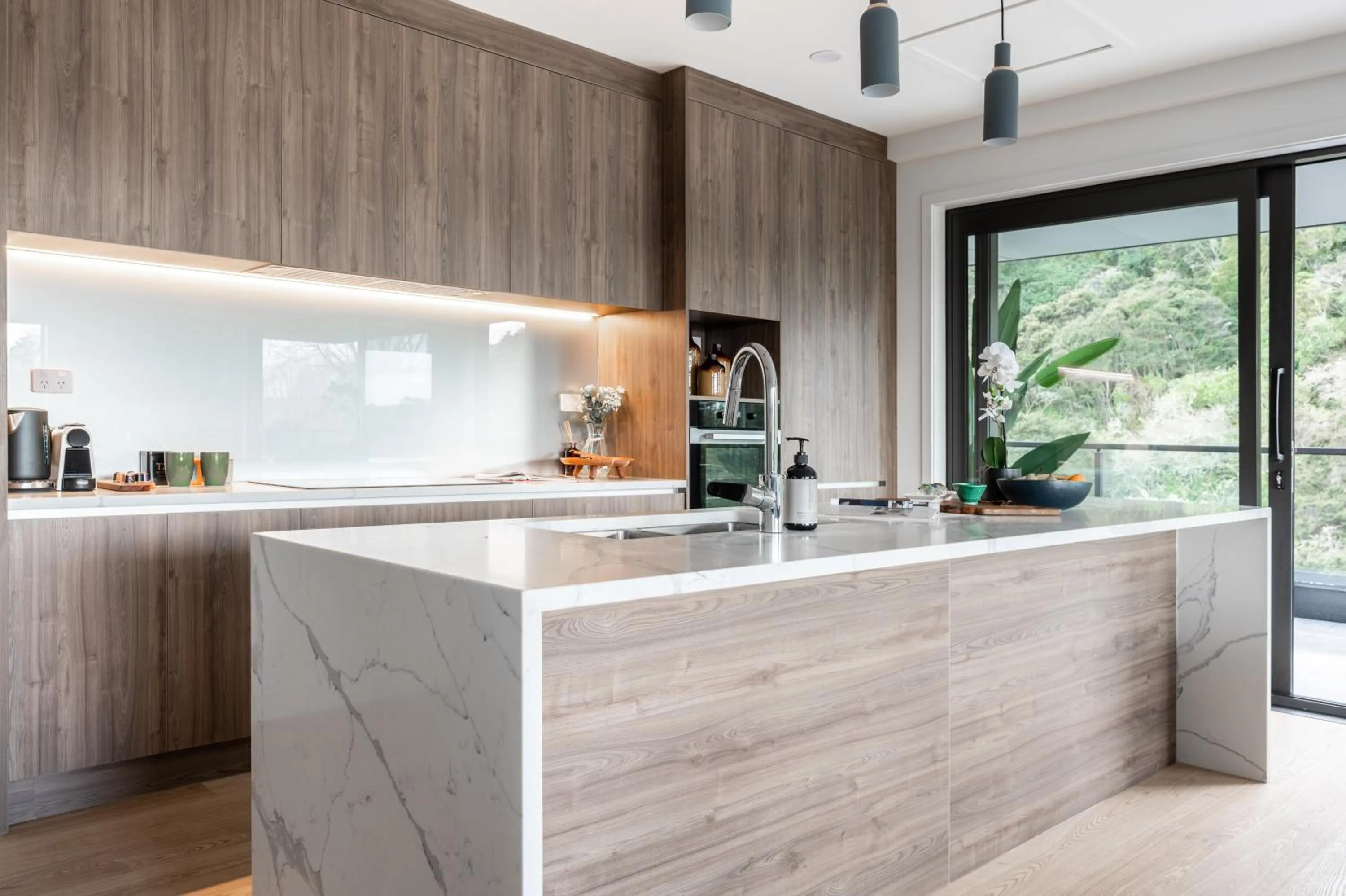 Kitchen or kitchenette in Sunrise Garden Suites