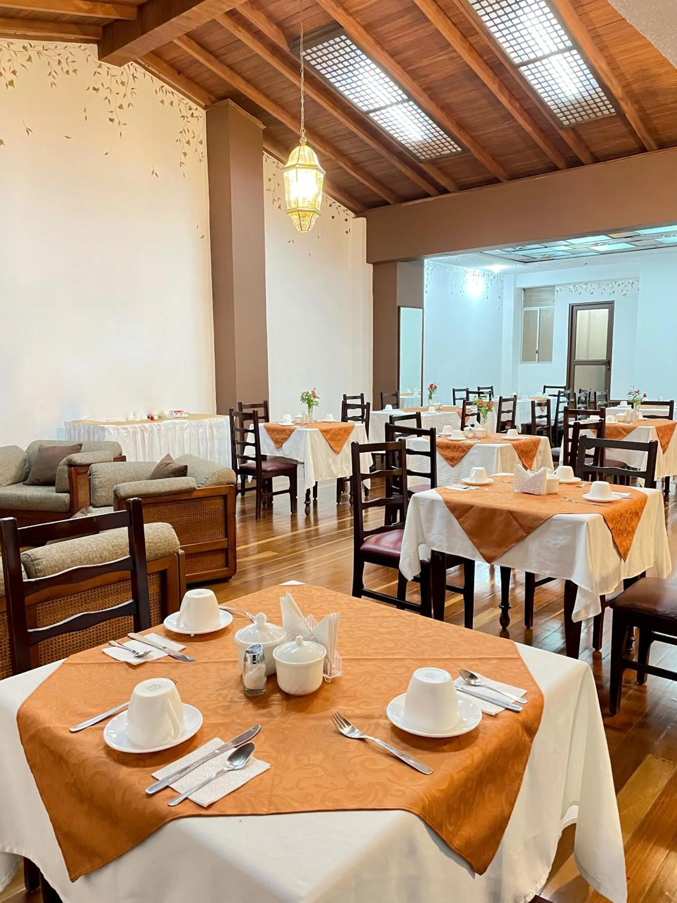 Restaurant/places to eat in Loft NASS Atahualpa