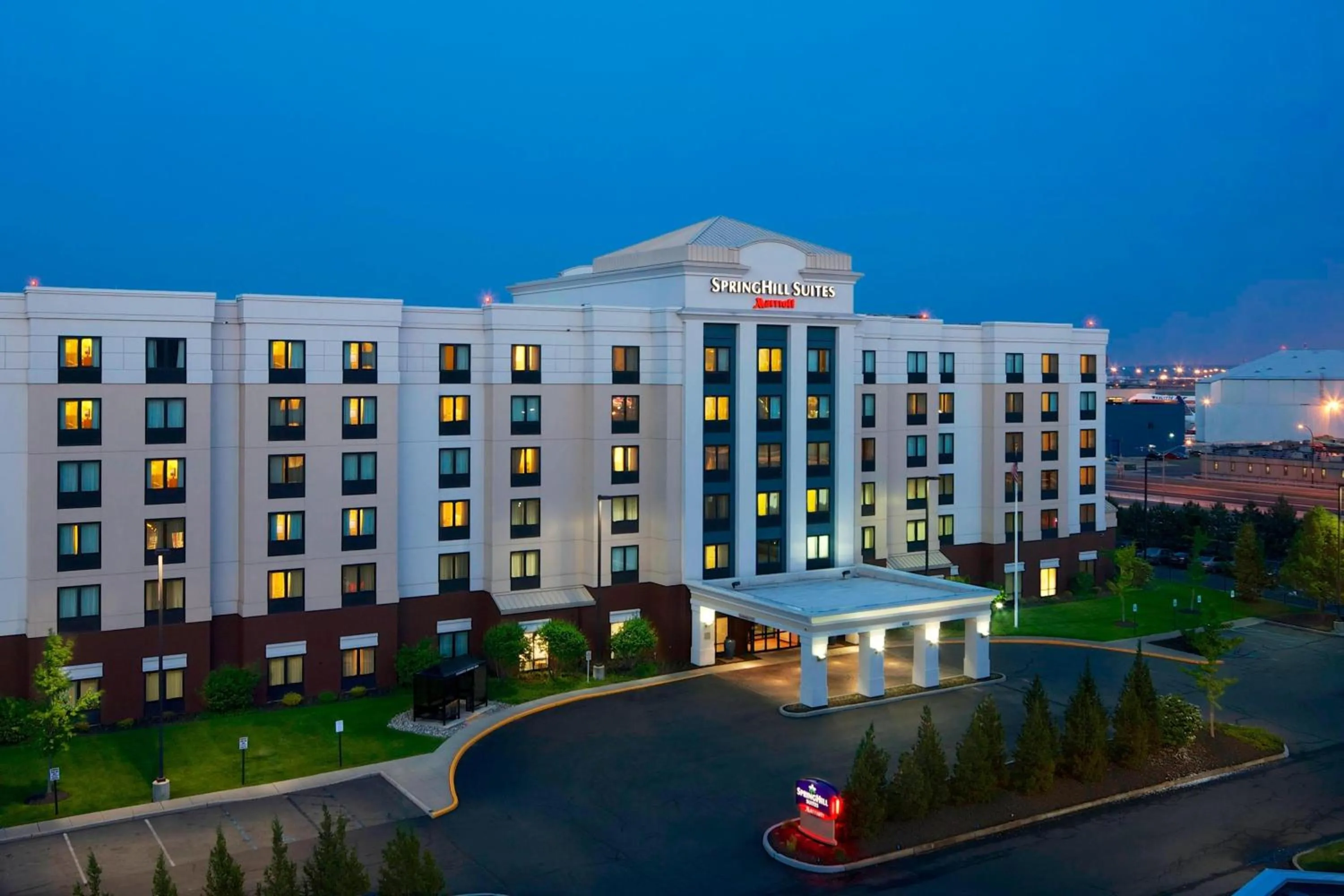 Property building in SpringHill Suites by Marriott Newark International Airport