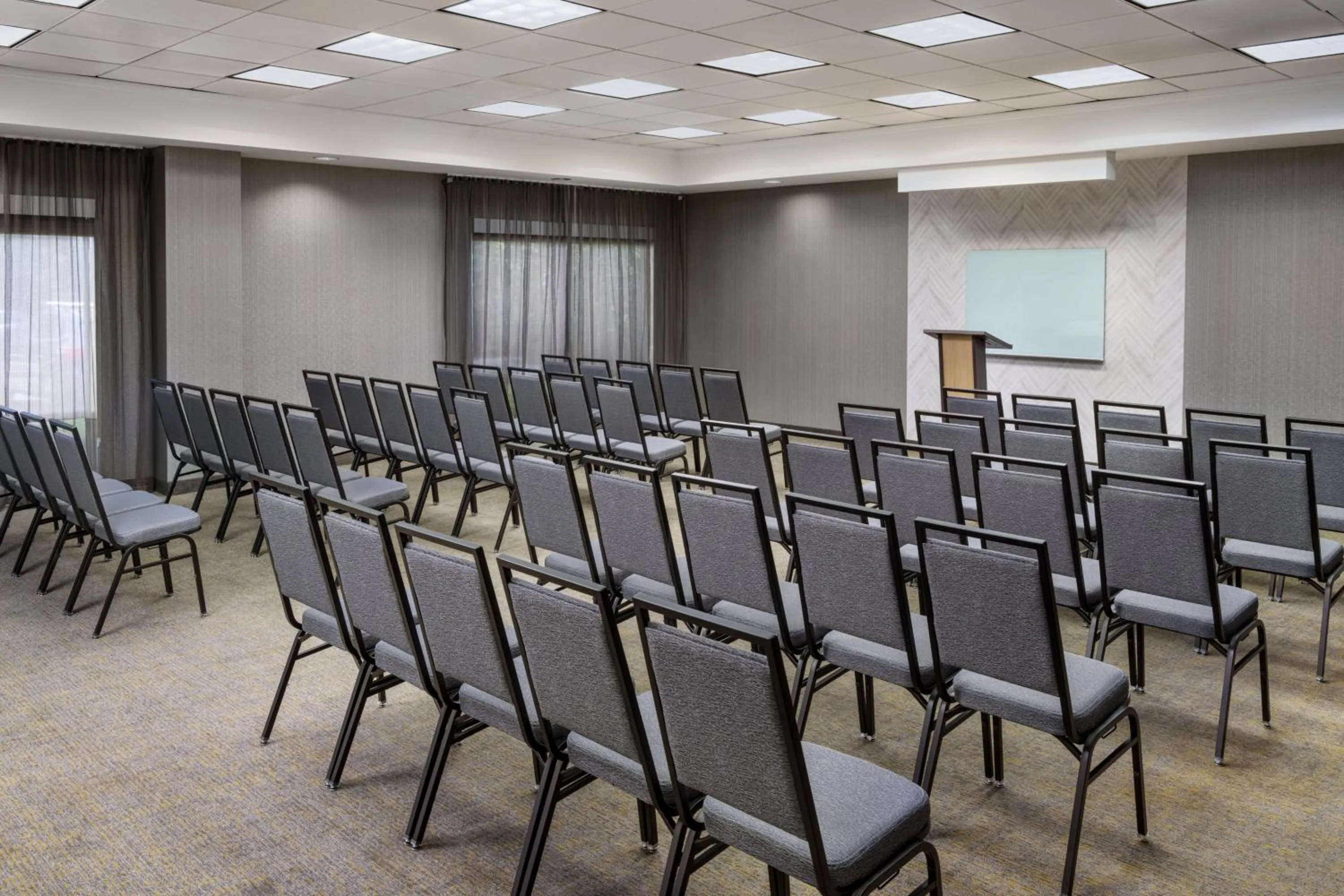 Meeting/conference room in SpringHill Suites by Marriott Newark International Airport