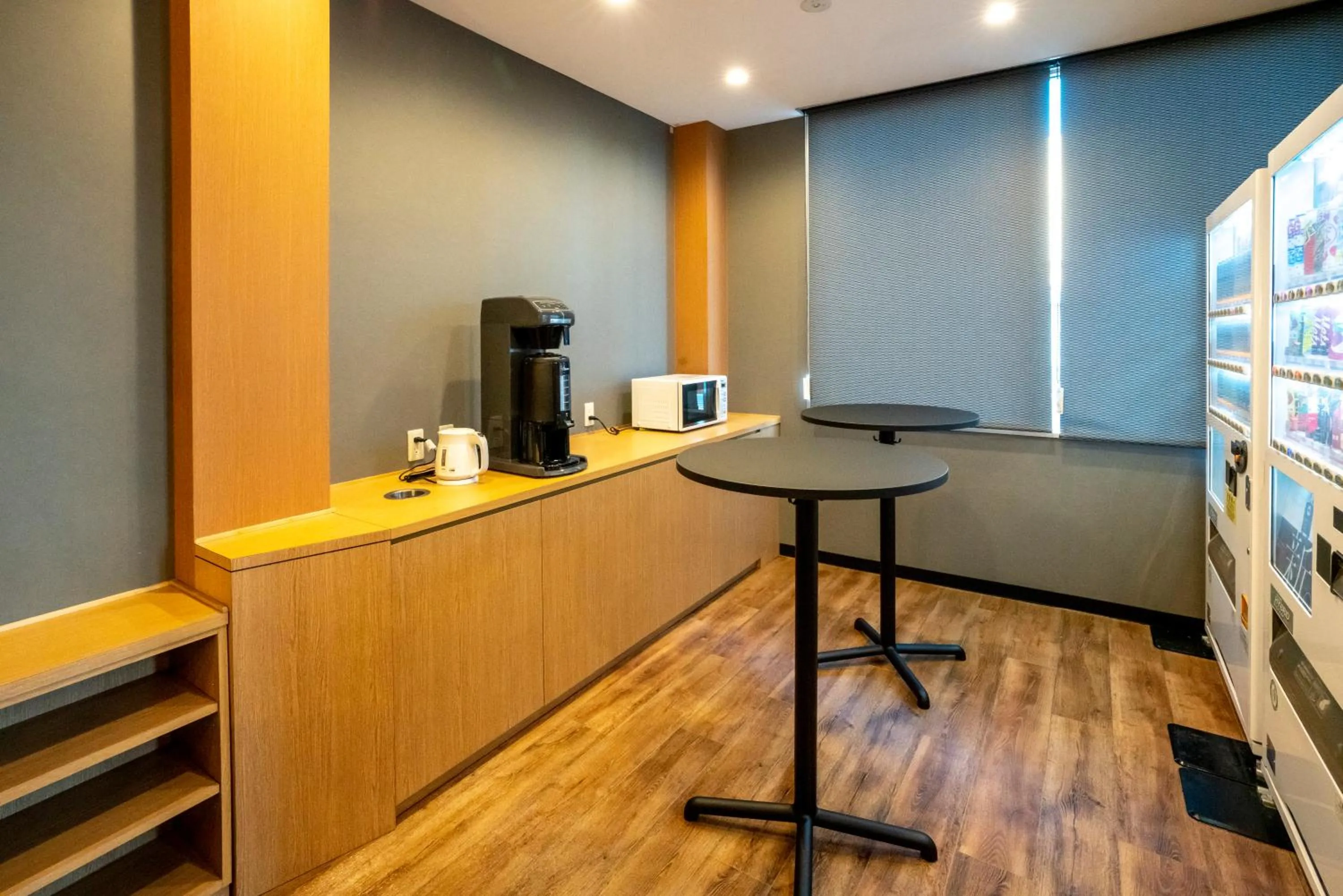 minibar in R9 Hostel Tochigi Ekimae - Male Only