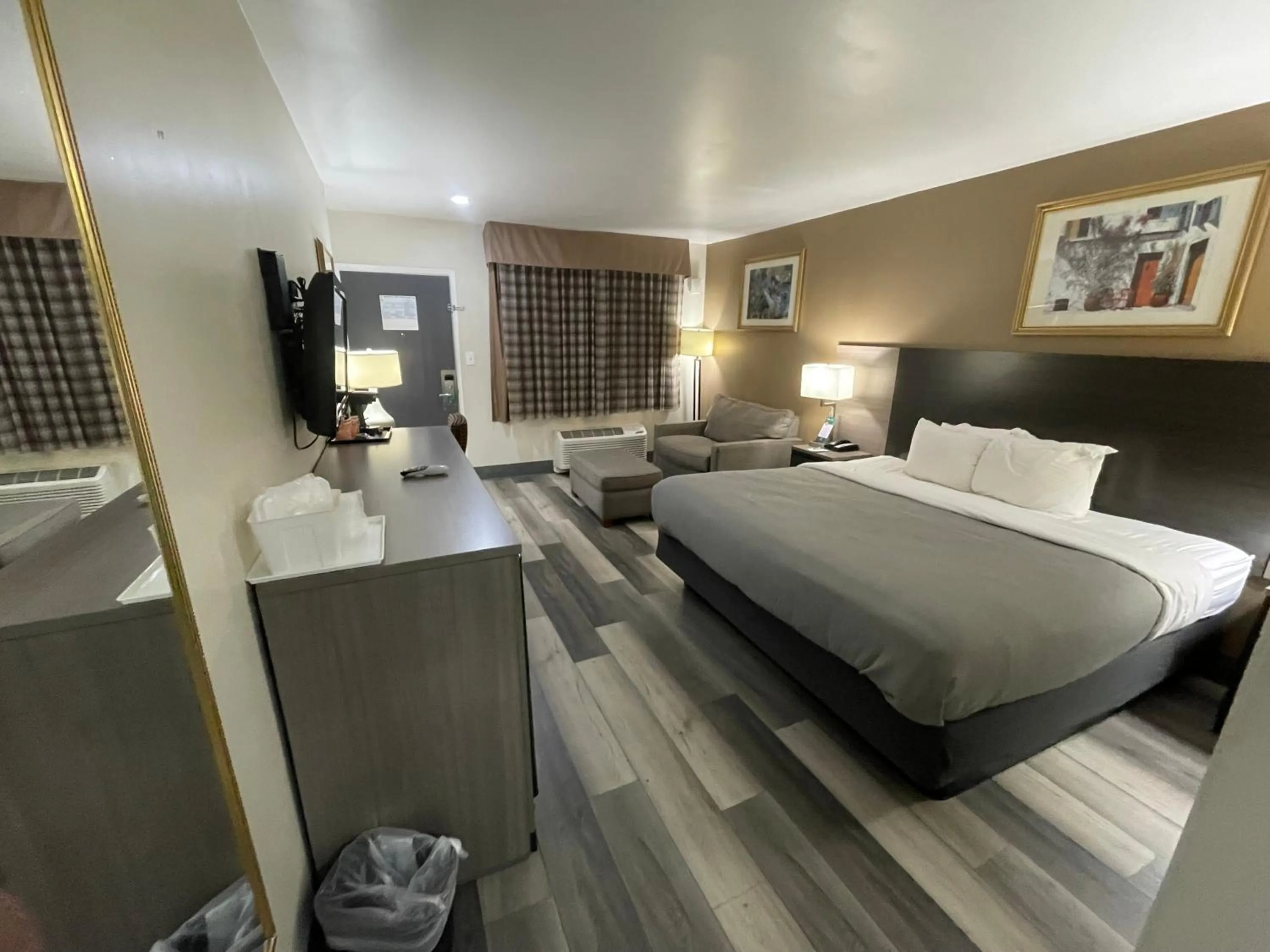 Photo of the whole room, Bed in Quality Inn & Suites Goodyear - Phoenix West