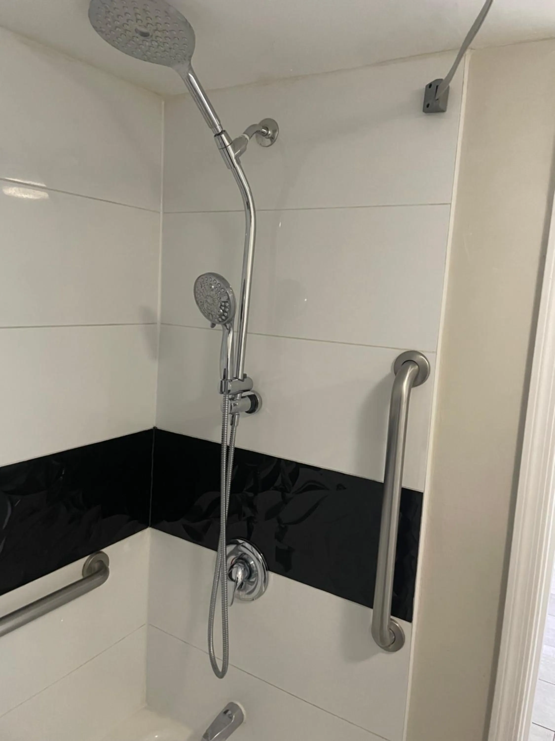 Shower in Quality Inn & Suites Goodyear - Phoenix West
