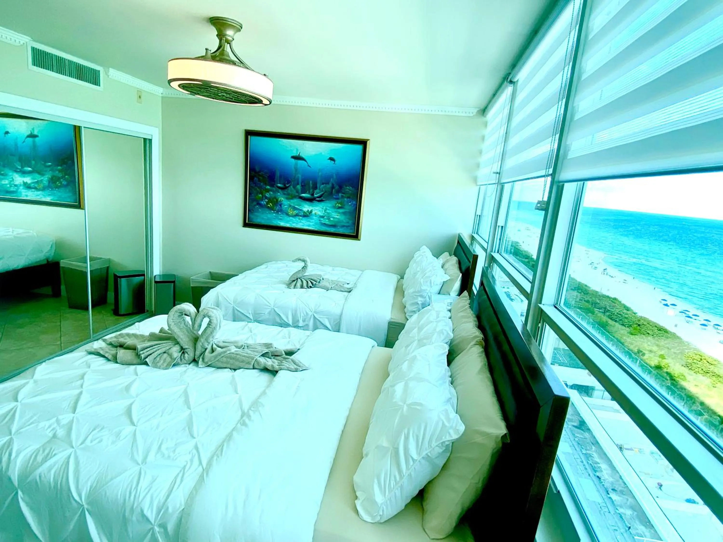 Bed in Castle Beach Resort Condo - Panoramic Large Penthouse or Deluxe 1 BR Direct Ocean View and beach access- Updated-Free parking-