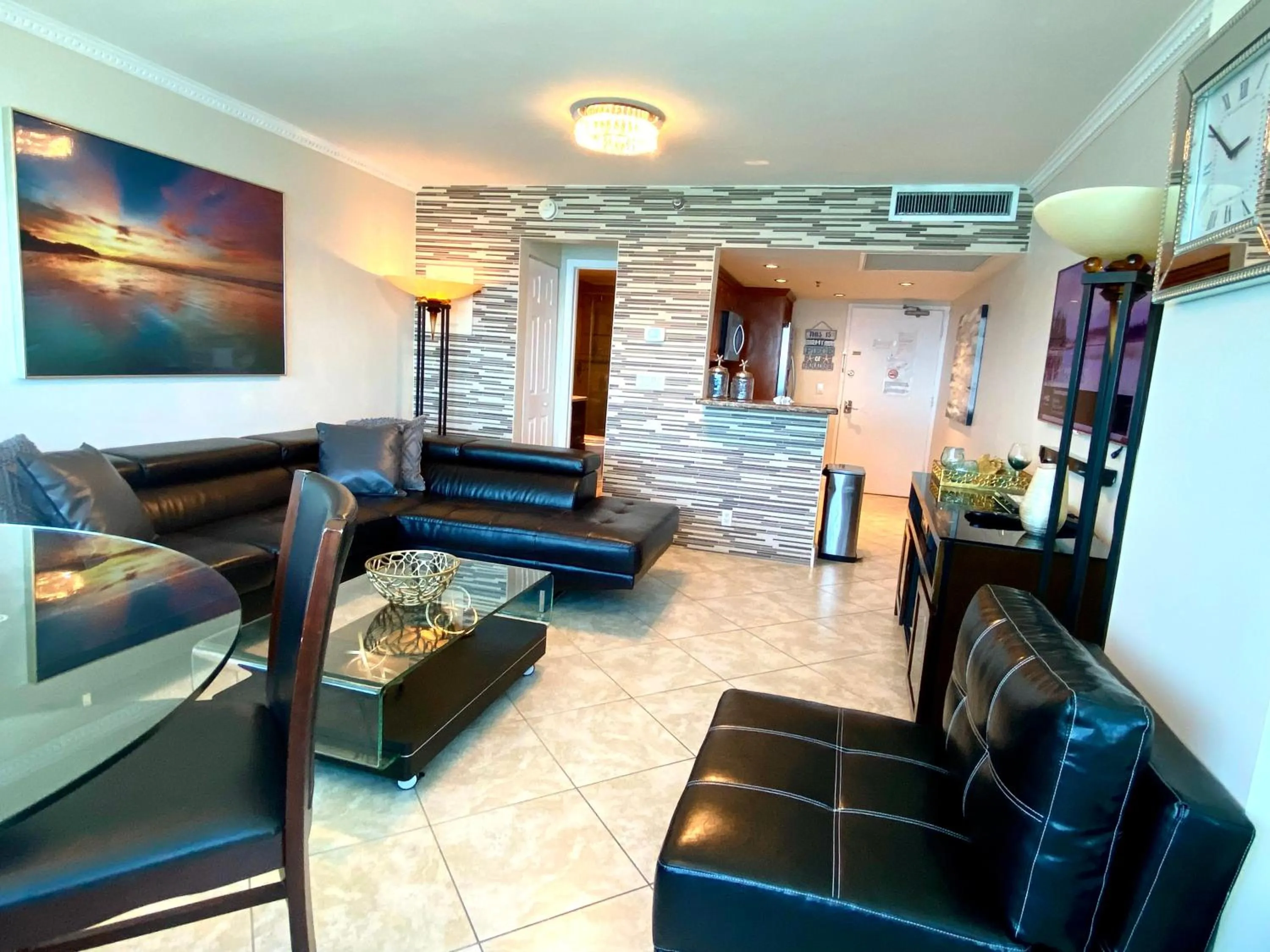 Castle Beach Resort Condo - Panoramic Large Penthouse or Deluxe 1 BR Direct Ocean View and beach access- Updated-Free parking-