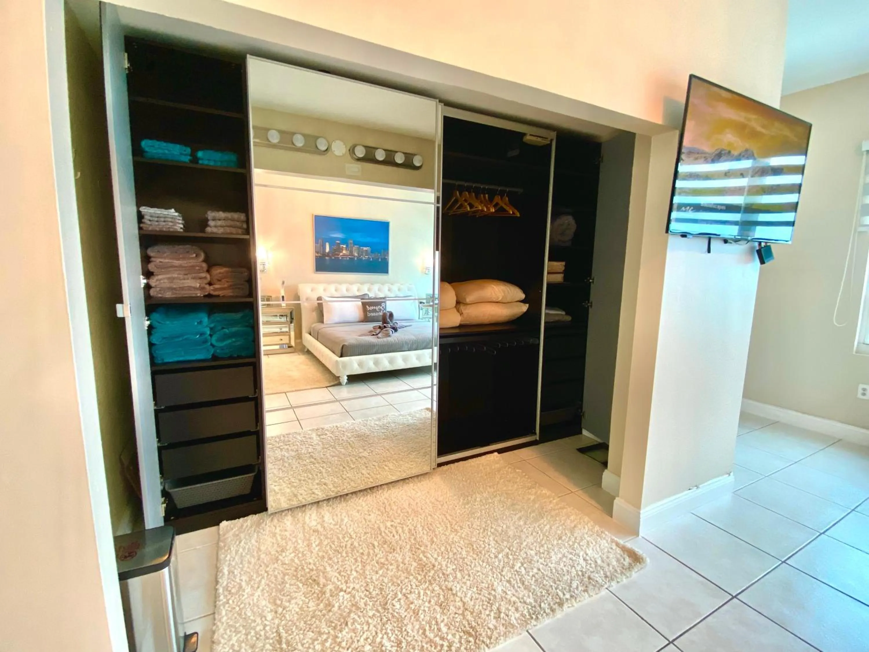 Bedroom in Castle Beach Resort Condo - Panoramic Large Penthouse or Deluxe 1 BR Direct Ocean View and beach access- Updated-Free parking-