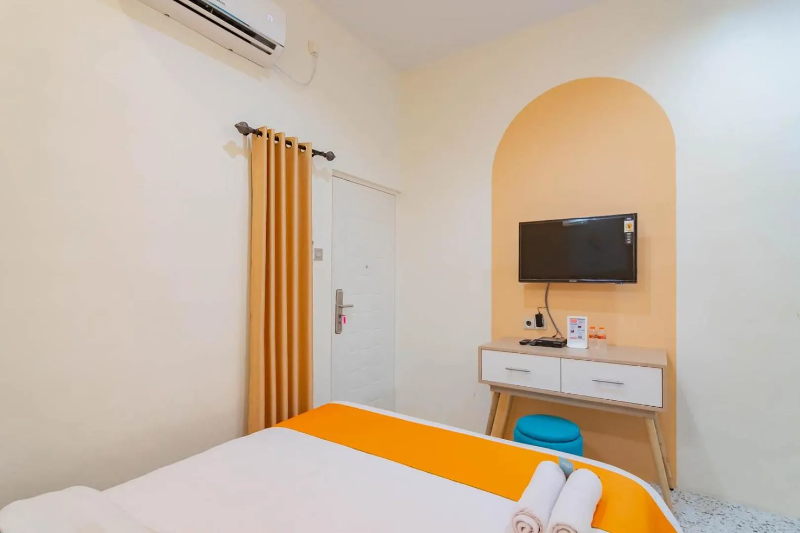 Bedroom, Bed in Sans Resort Parung Bogor