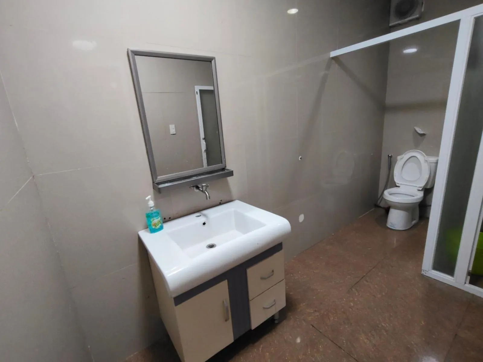 Bathroom in OYO 805 La Belladoza