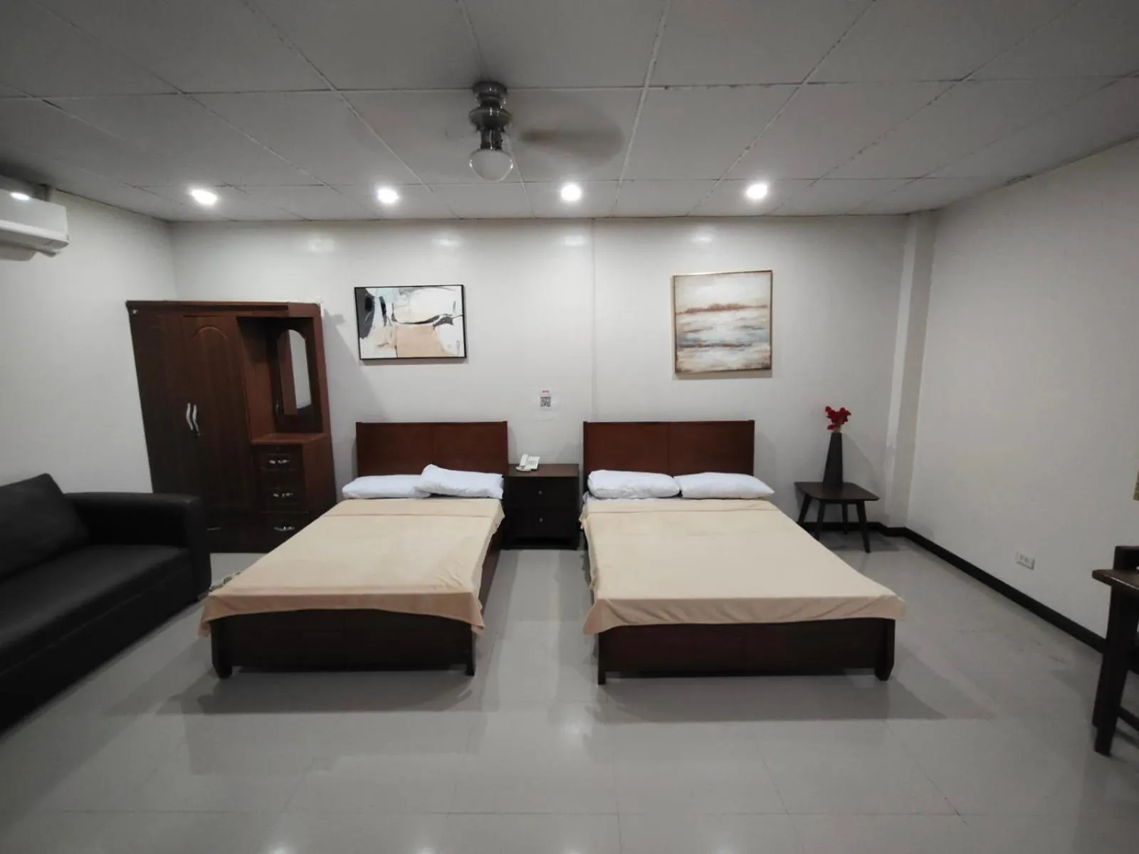 Photo of the whole room, Bed in OYO 805 La Belladoza