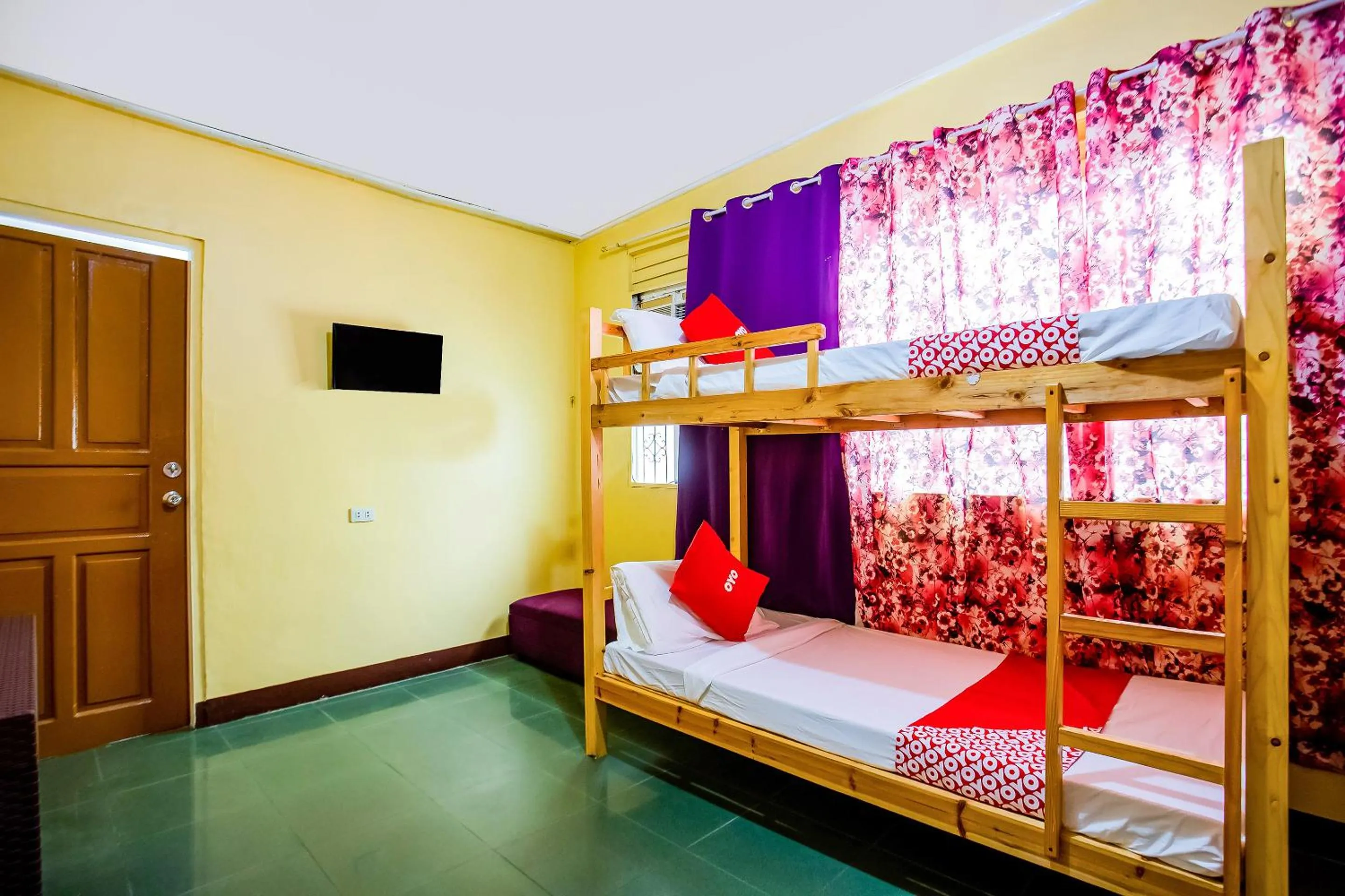 Bunk Bed in Mixed Dormitory Room in Mye Tourist Inn