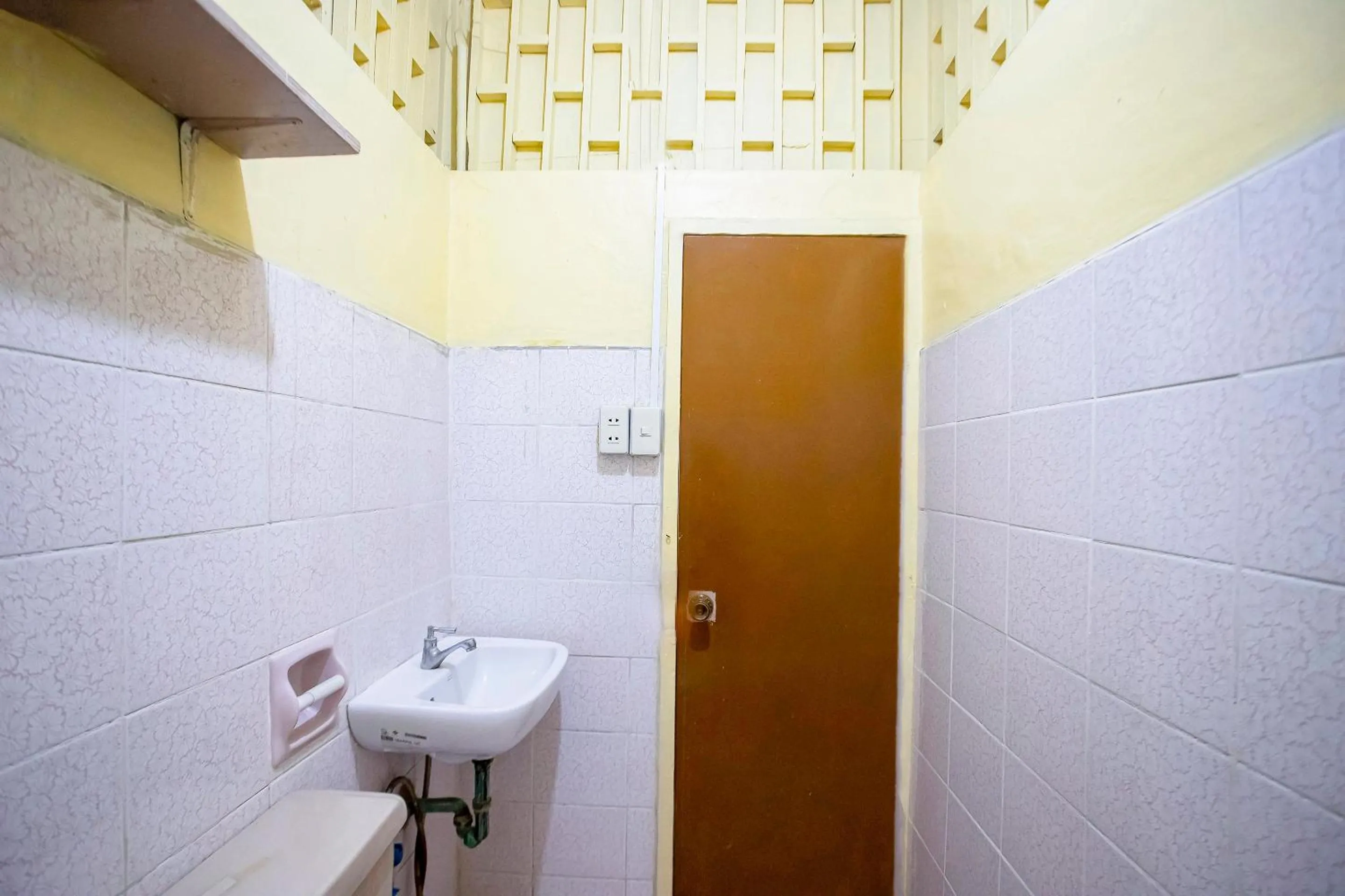 Bathroom in Mye Tourist Inn