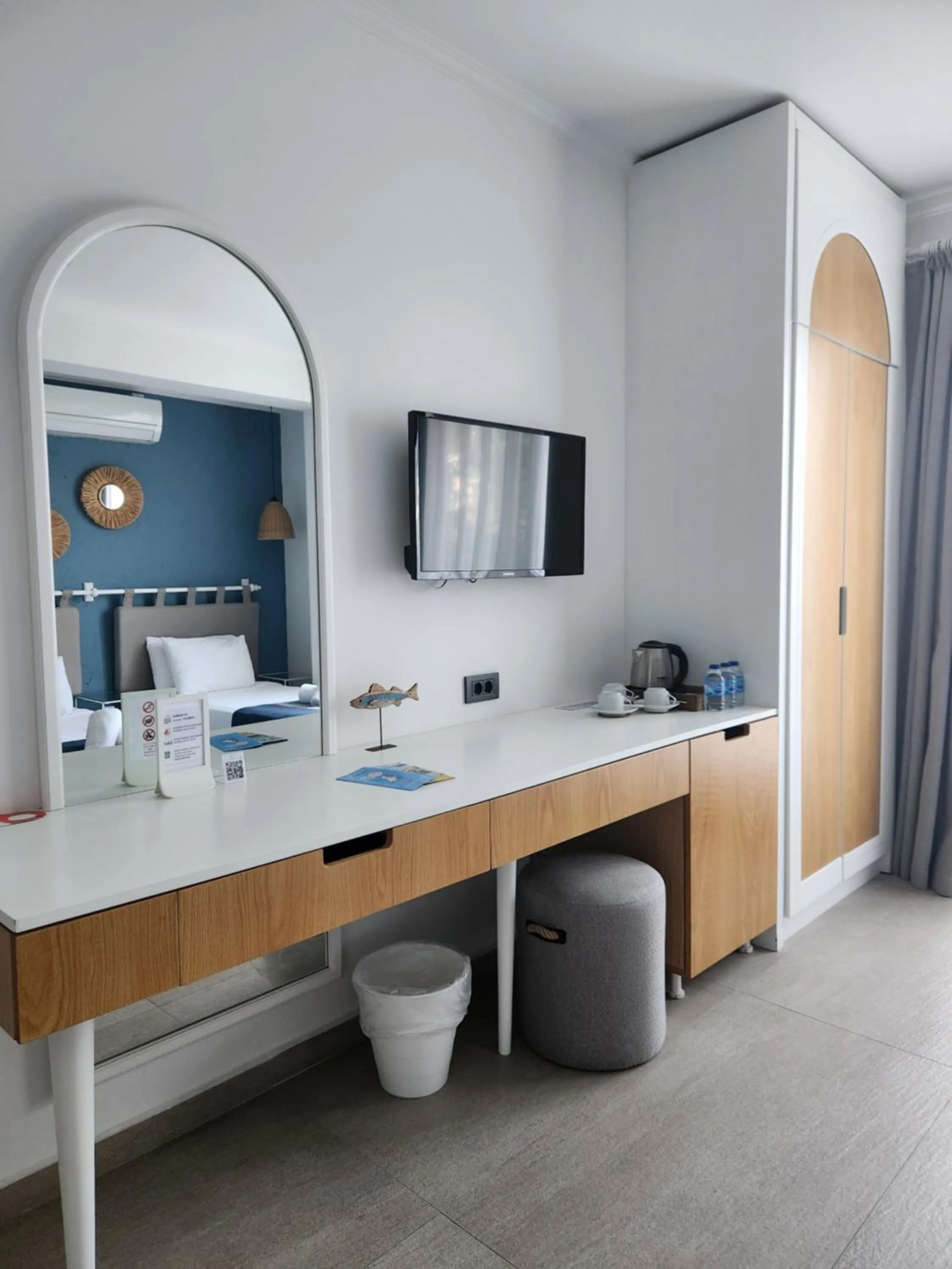 TV and multimedia in Park Hotel Rooms & Apart